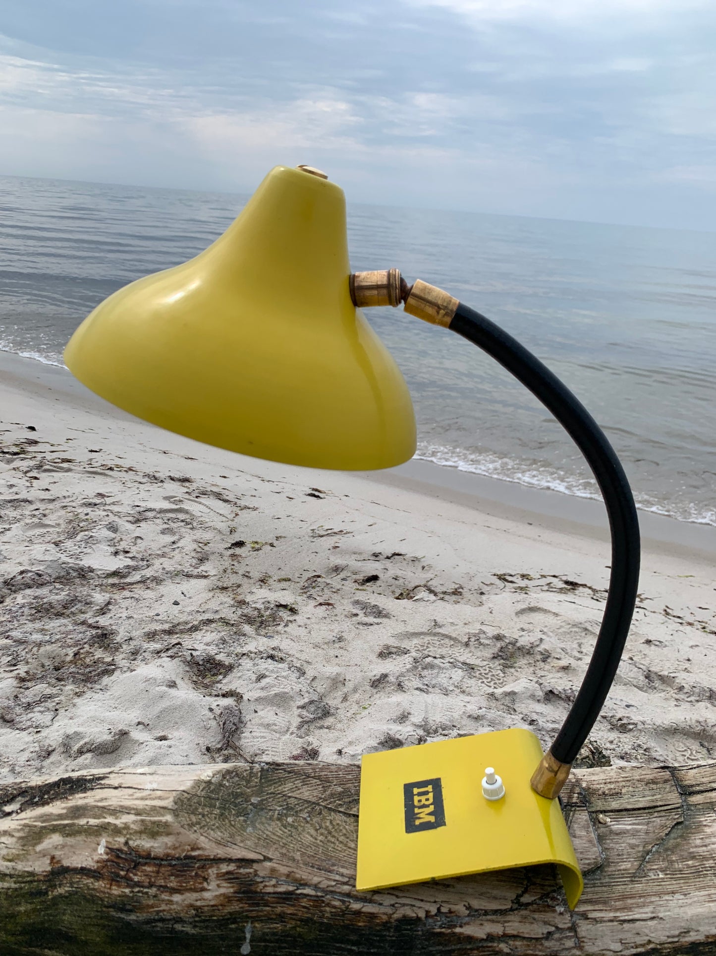 Vintage lampe med IBM reklame