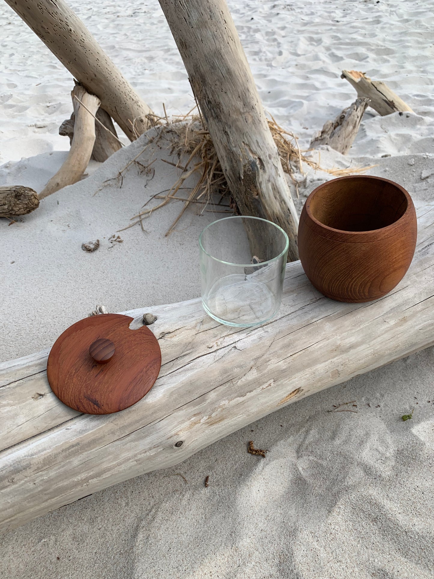 Krukke i teak med låg og glas