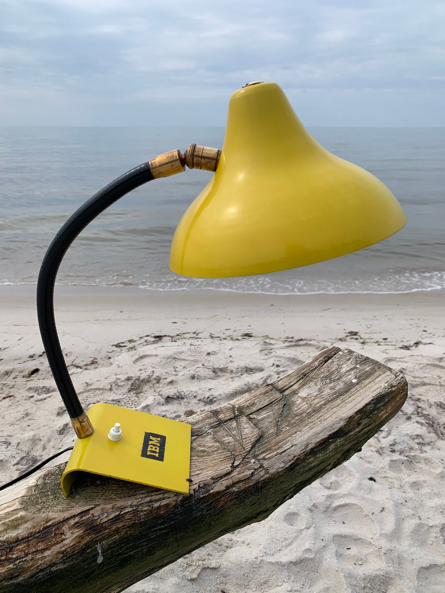 Vintage lampe med IBM reklame