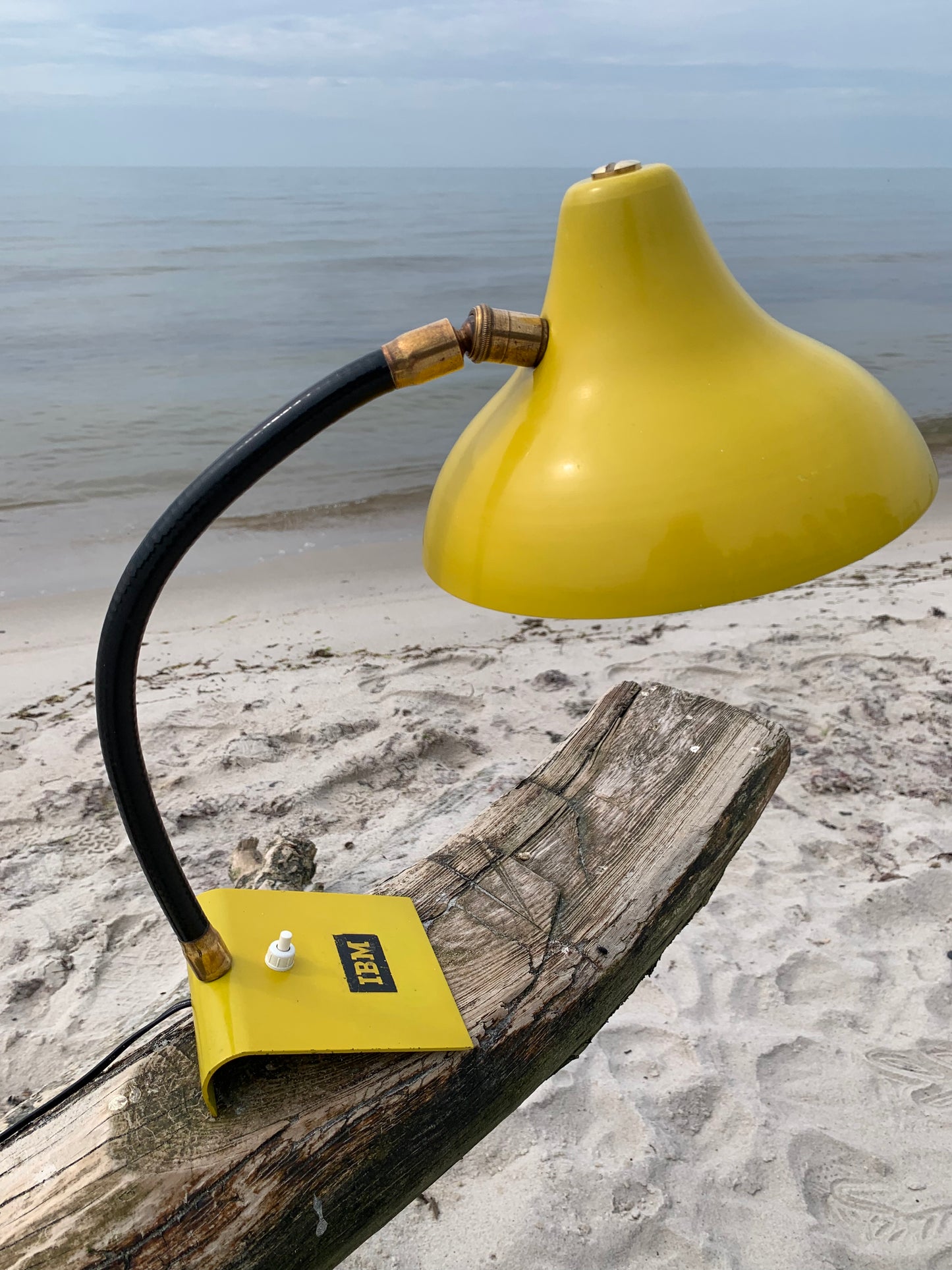 Vintage lampe med IBM reklame