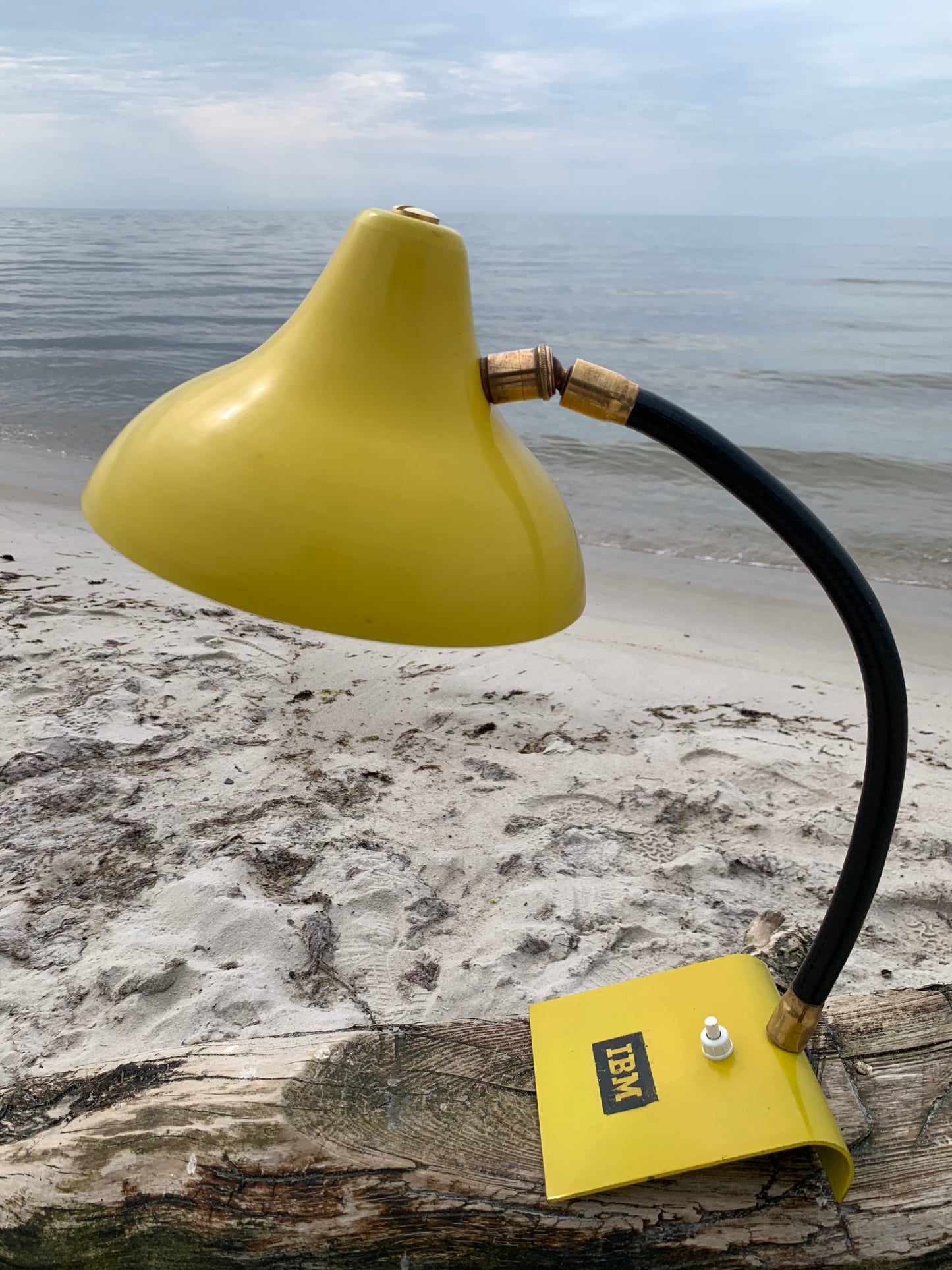 Vintage lampe med IBM reklame