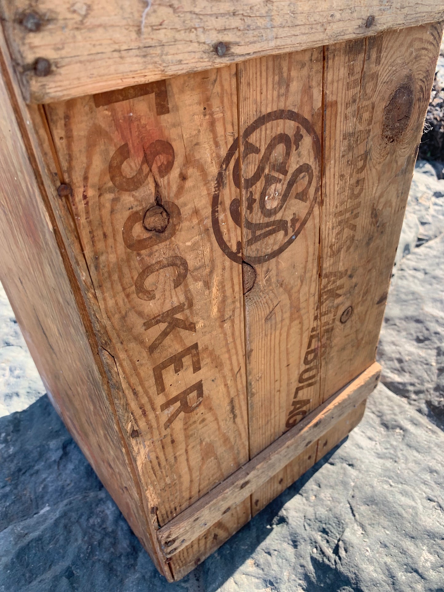 Trækasse med låg