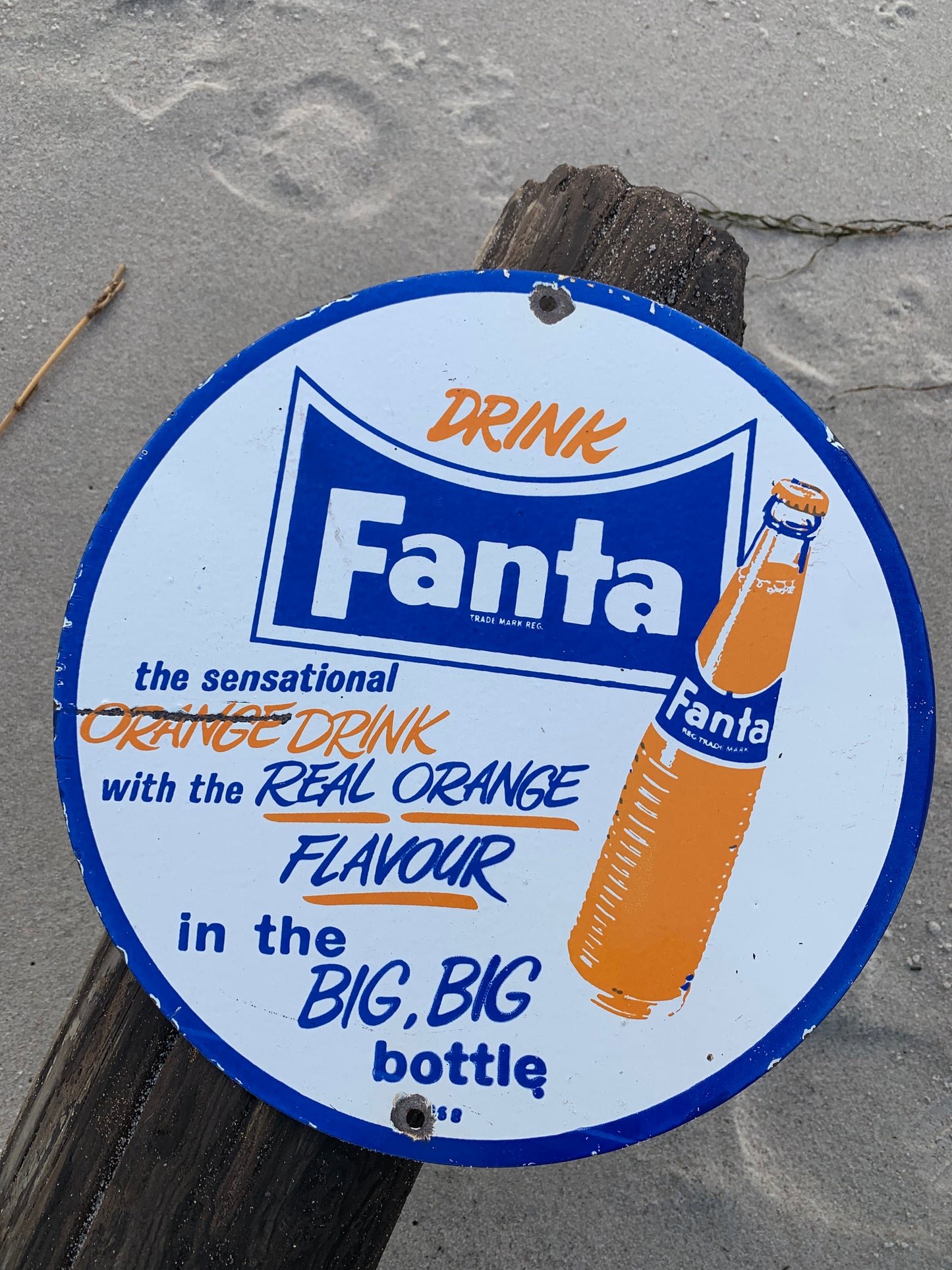 Gammelt Fanta emaljeskilt