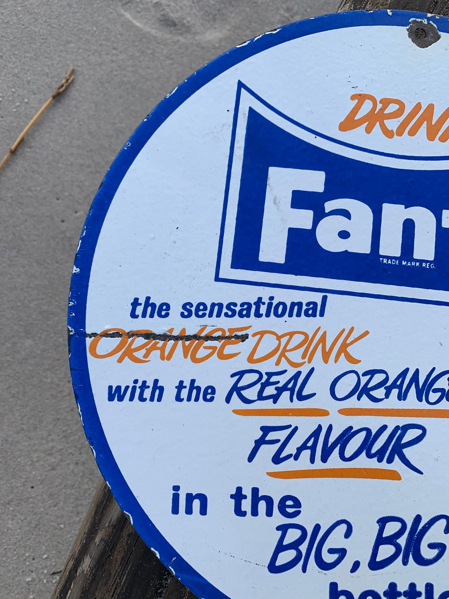 Gammelt Fanta emaljeskilt