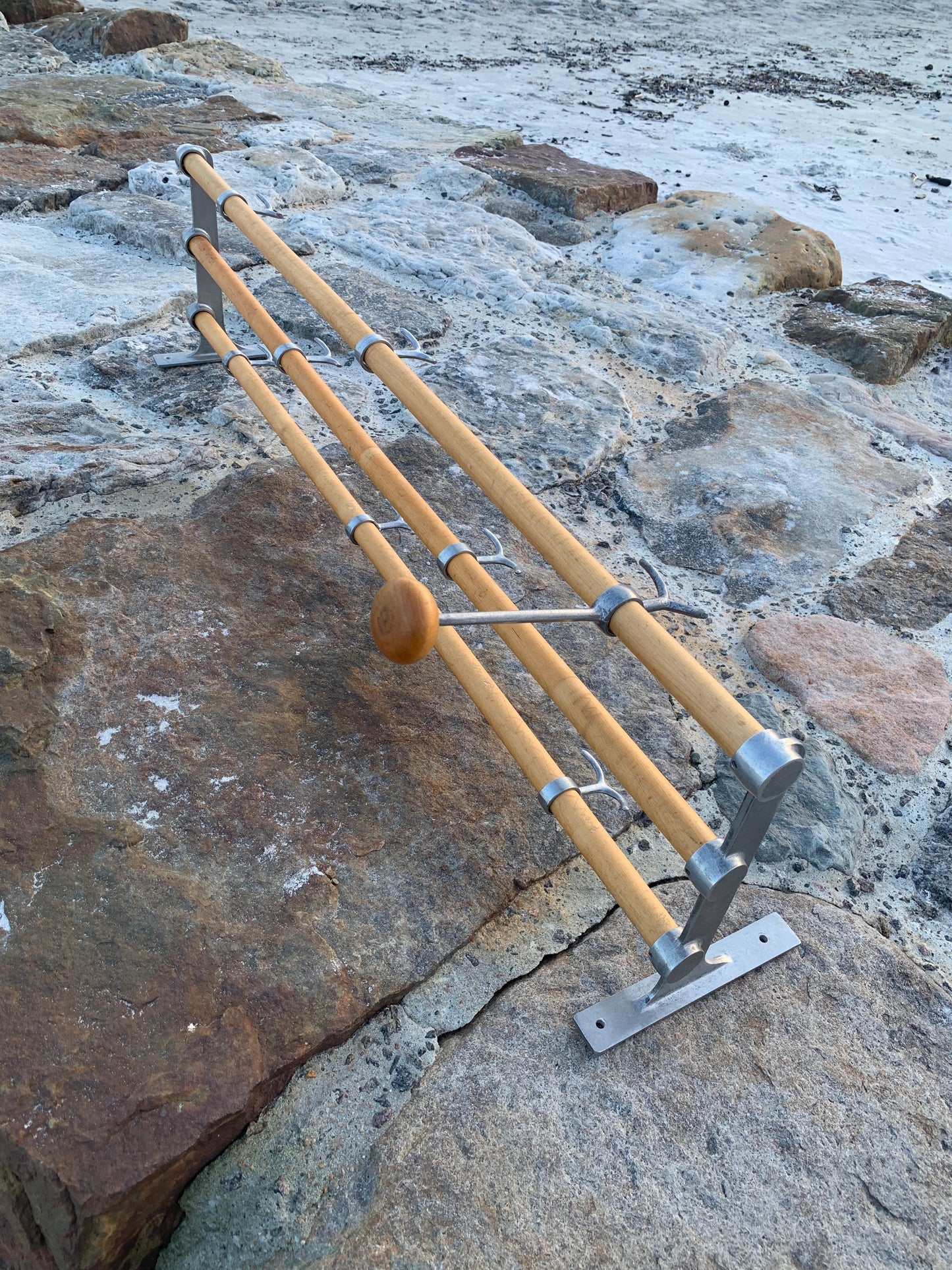 Hylde med hatteknage - Designet af Gunnar Bolin i 1937