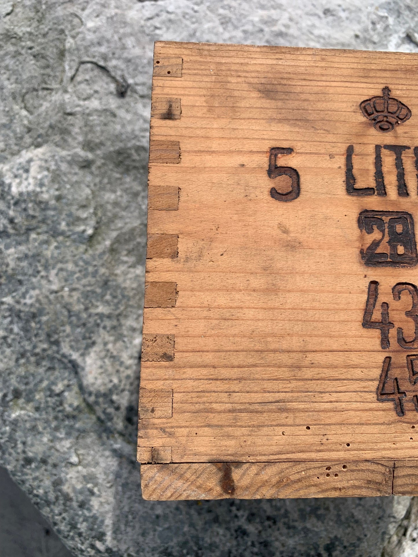 Trækasse med gravering