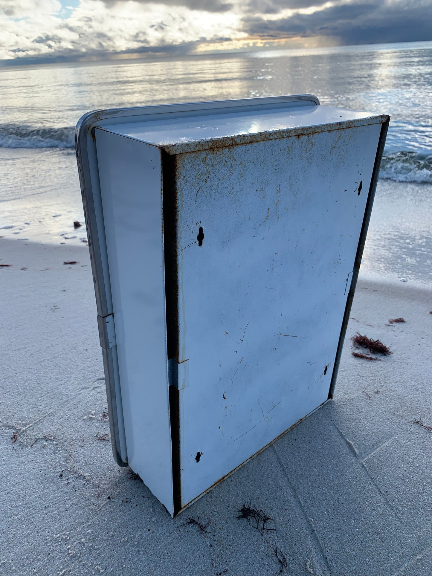 Medicinskab med spejl,