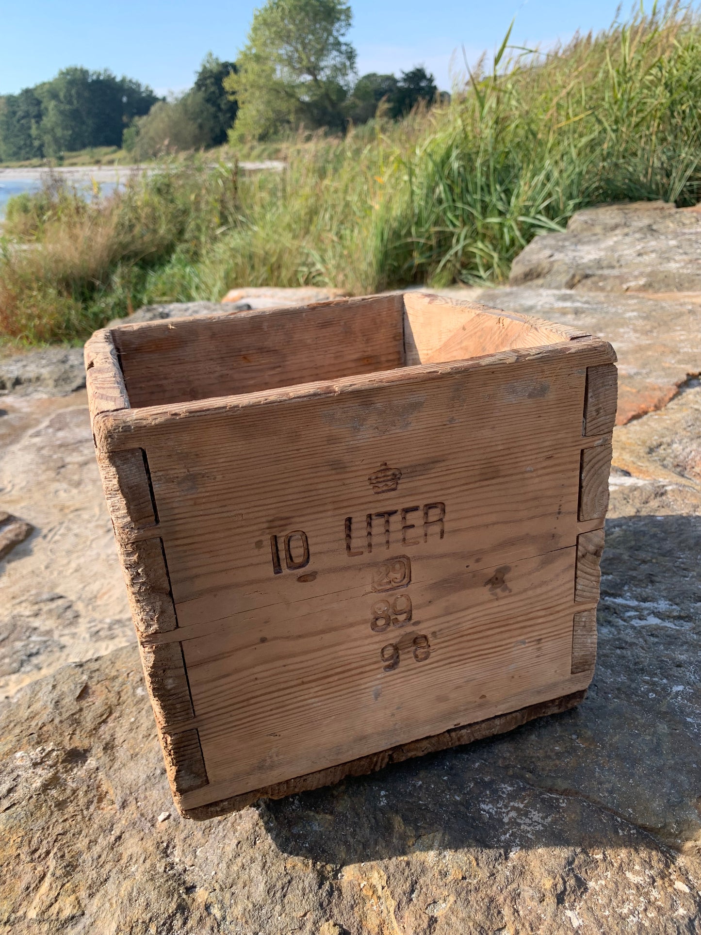 Gammel trækasse fra svensk bageri