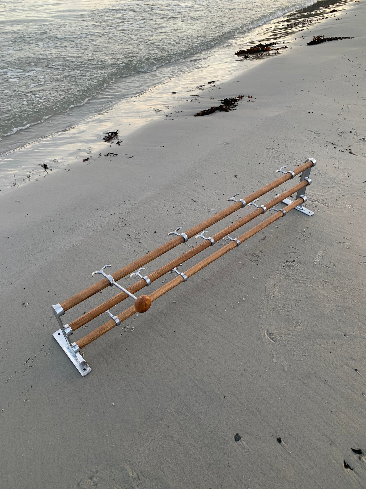 Hylde med hatteknage