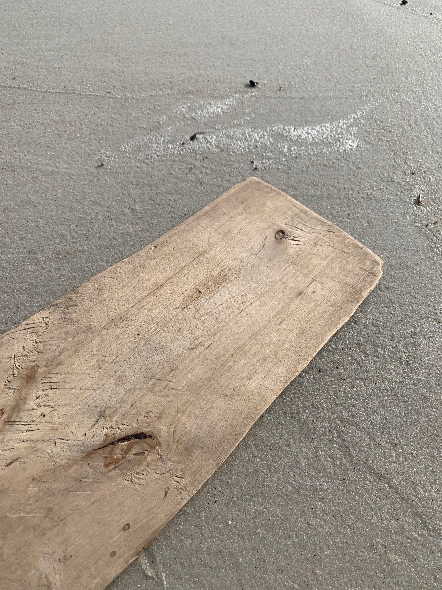 Dekorativt bræt i træ