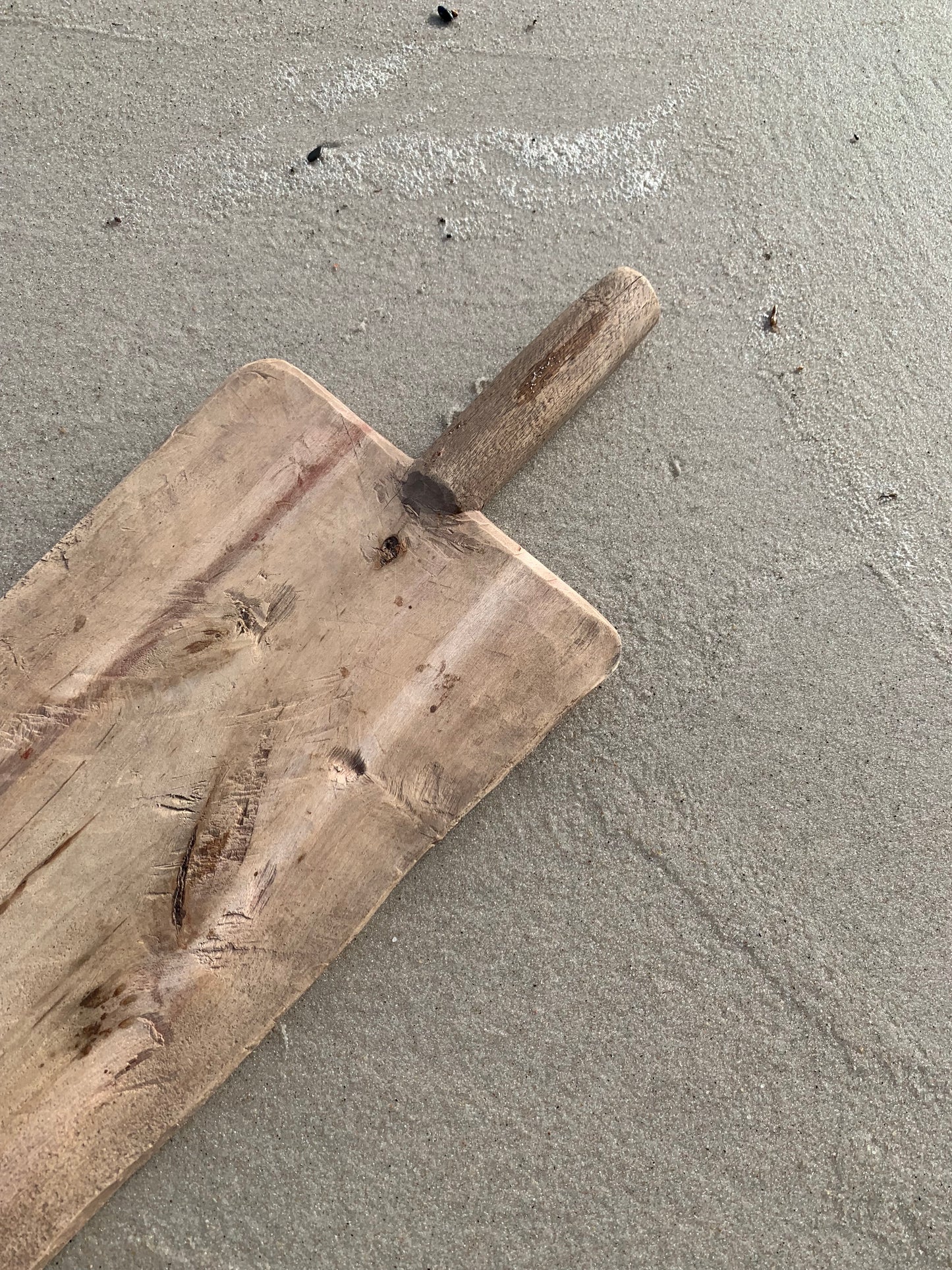 Dekorativt bræt i træ