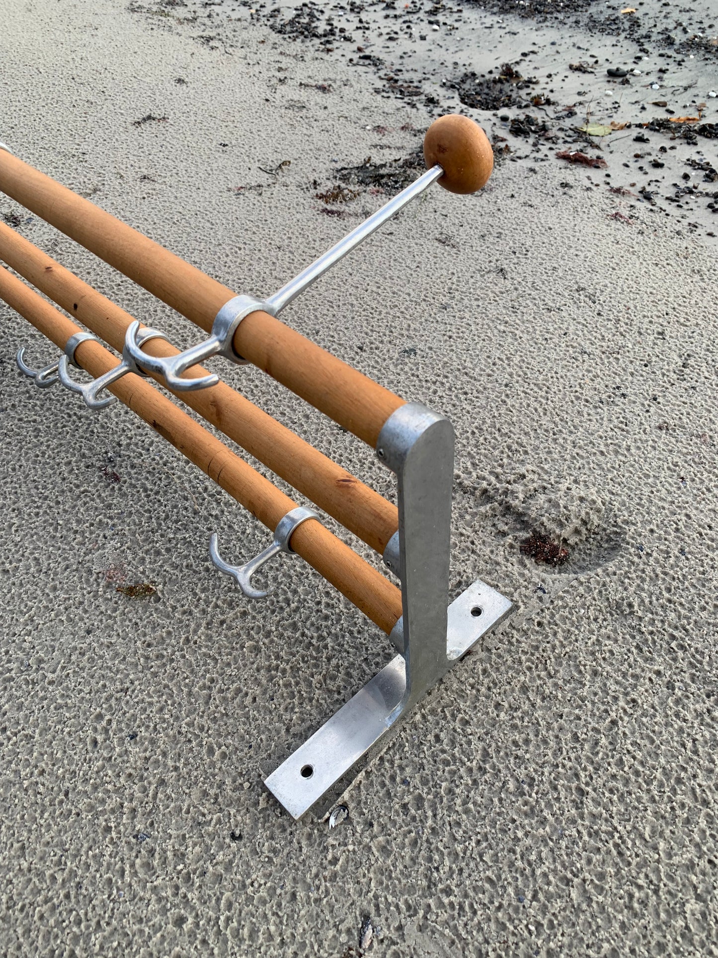 Hylde med hatteknage