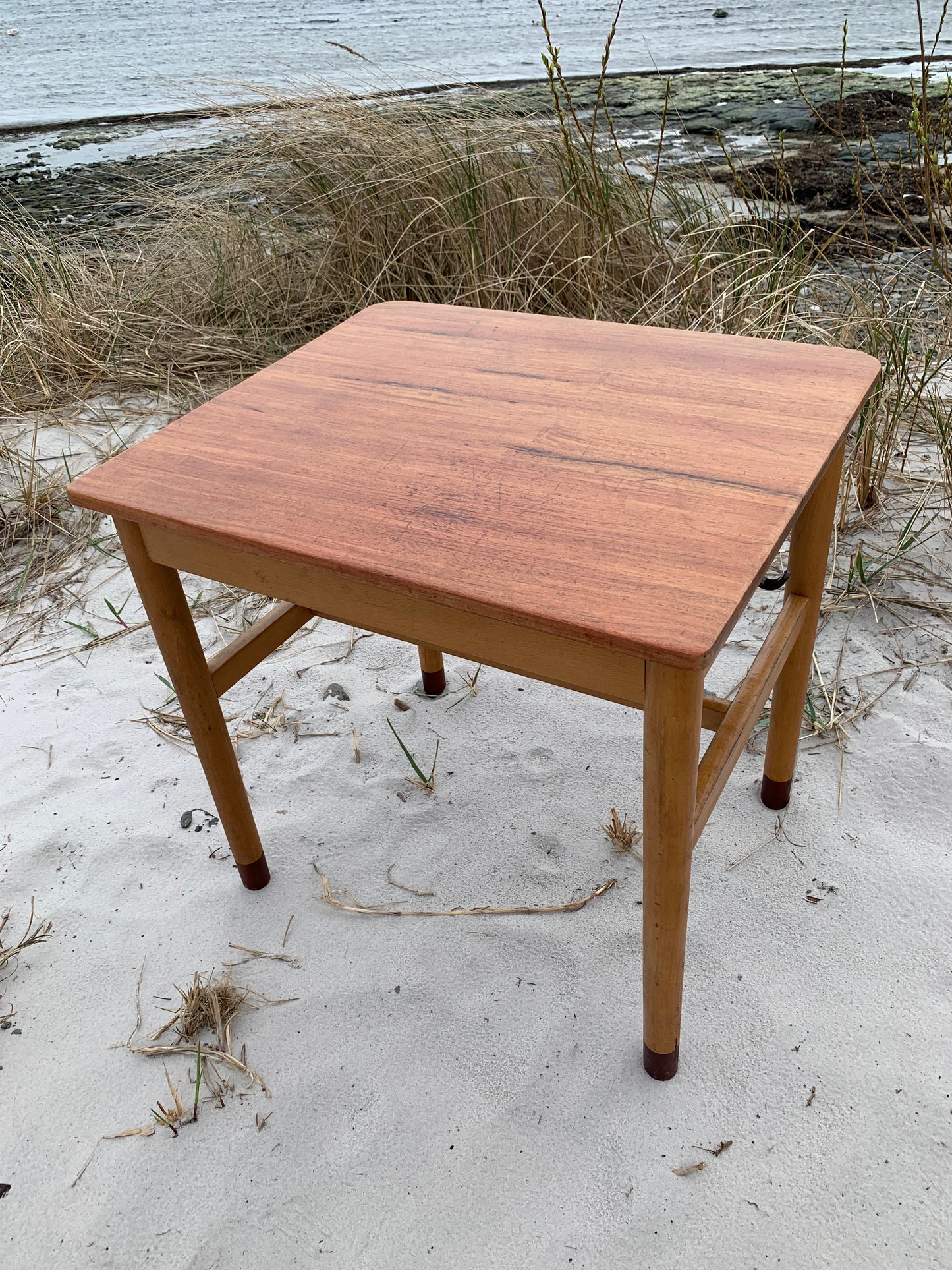 Skolebord i træ