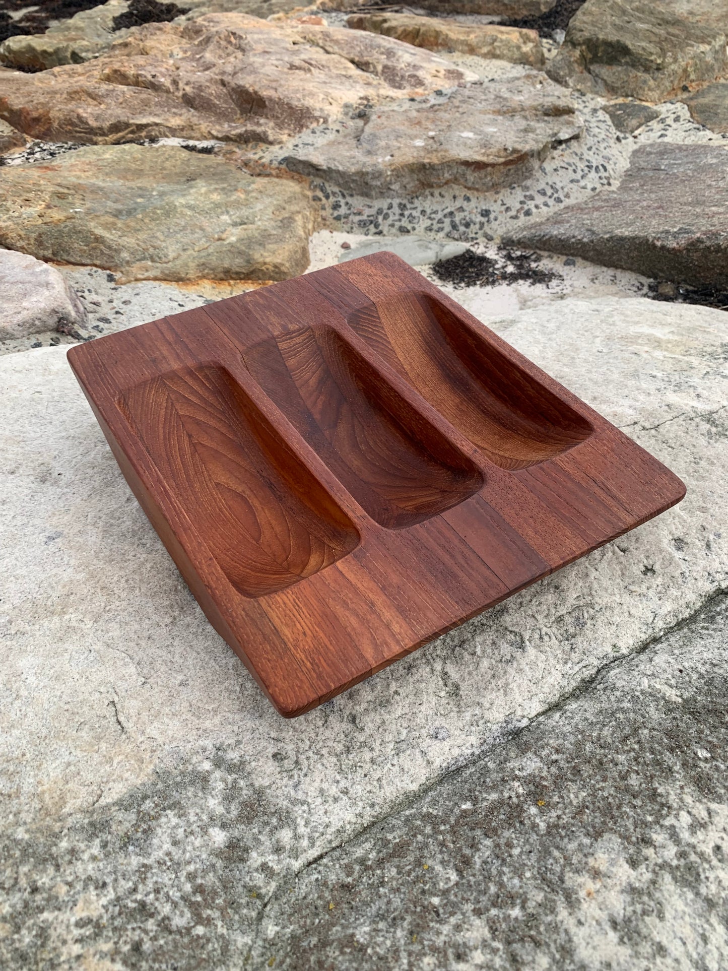 Teakfad designet af Jens Harald Quistgaard