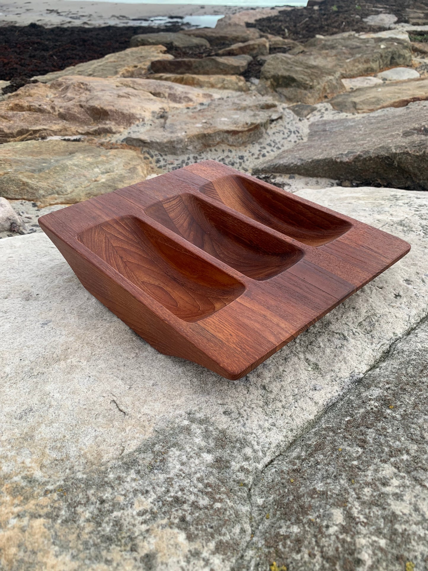 Teakfad designet af Jens Harald Quistgaard