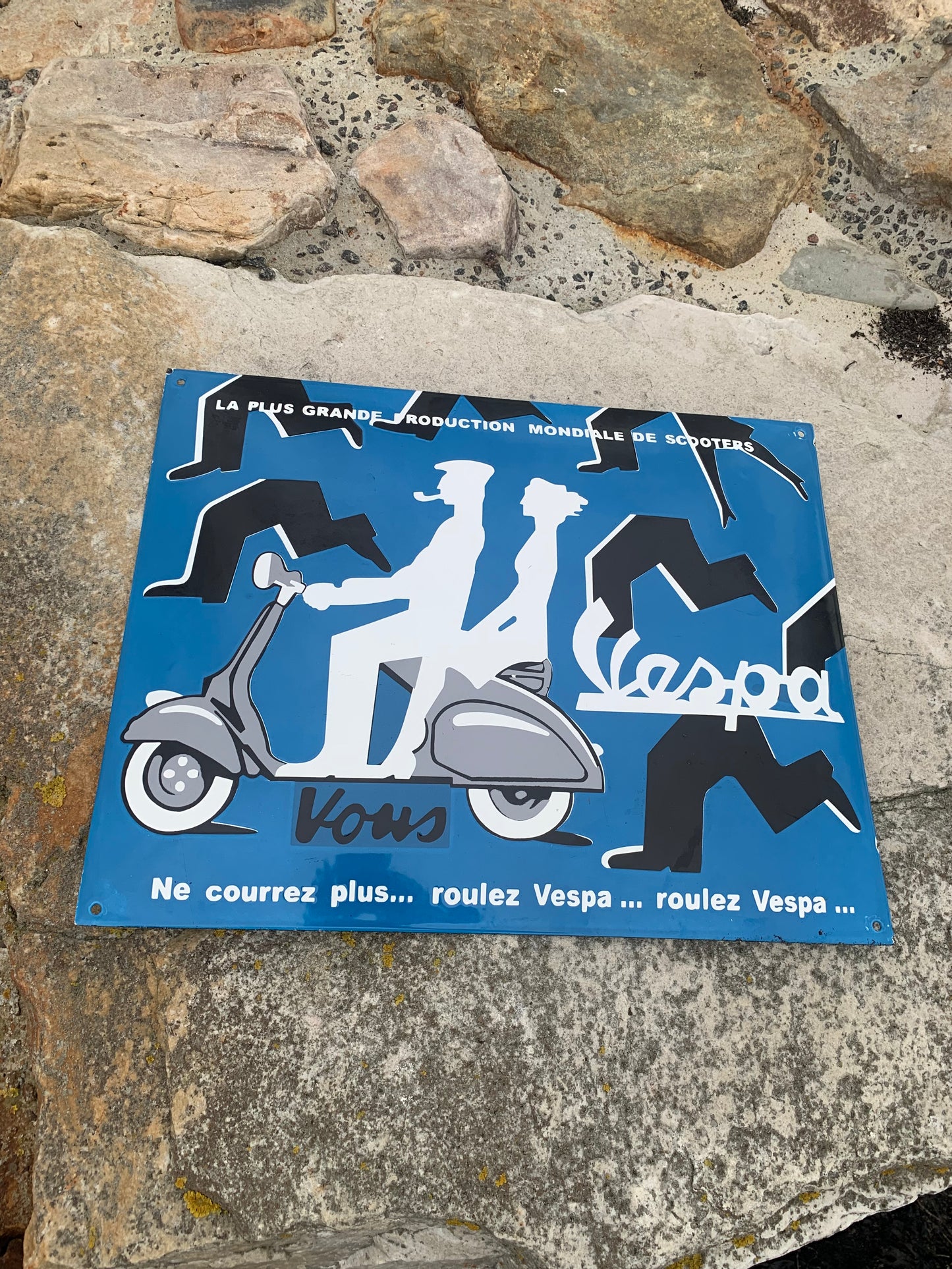 Vespa emaljeskilt (hvælvet)