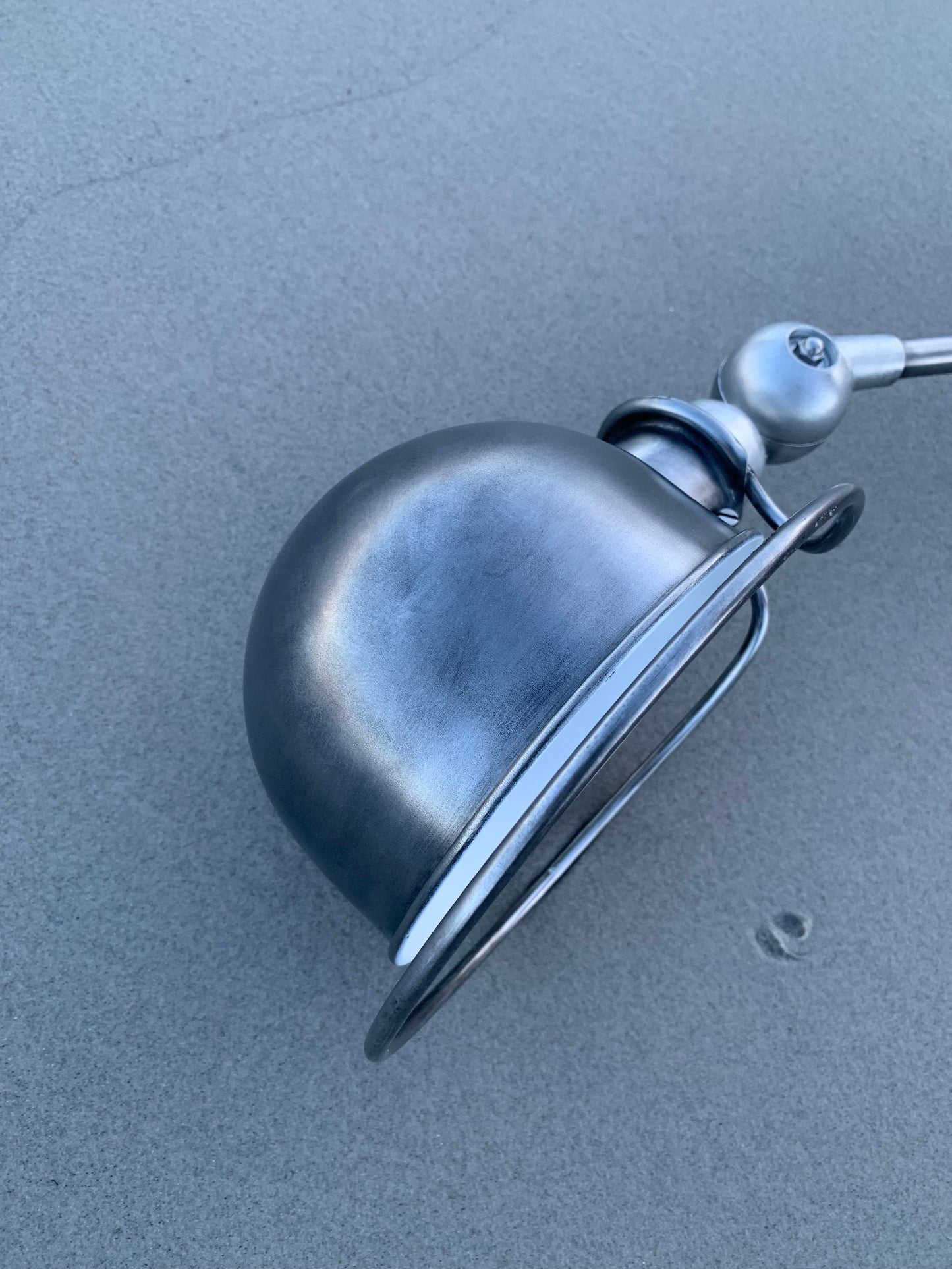 Jieldé bord/væg/loft lampe med lækkert bordbeslag