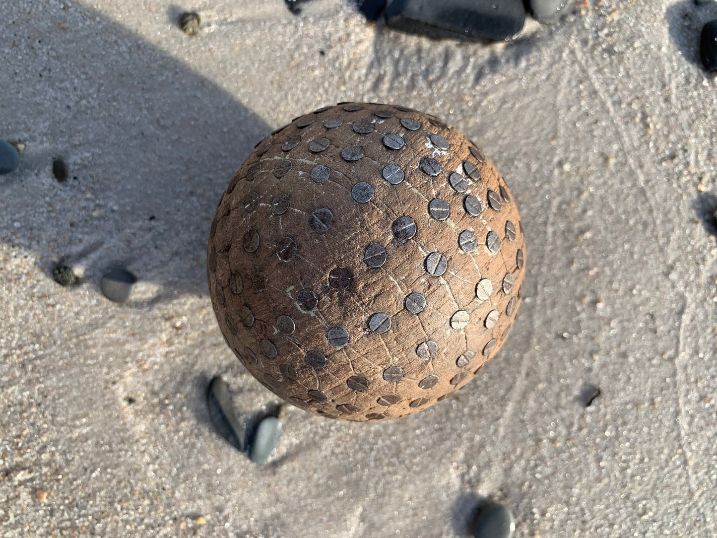 Dekorativ kugle i træ