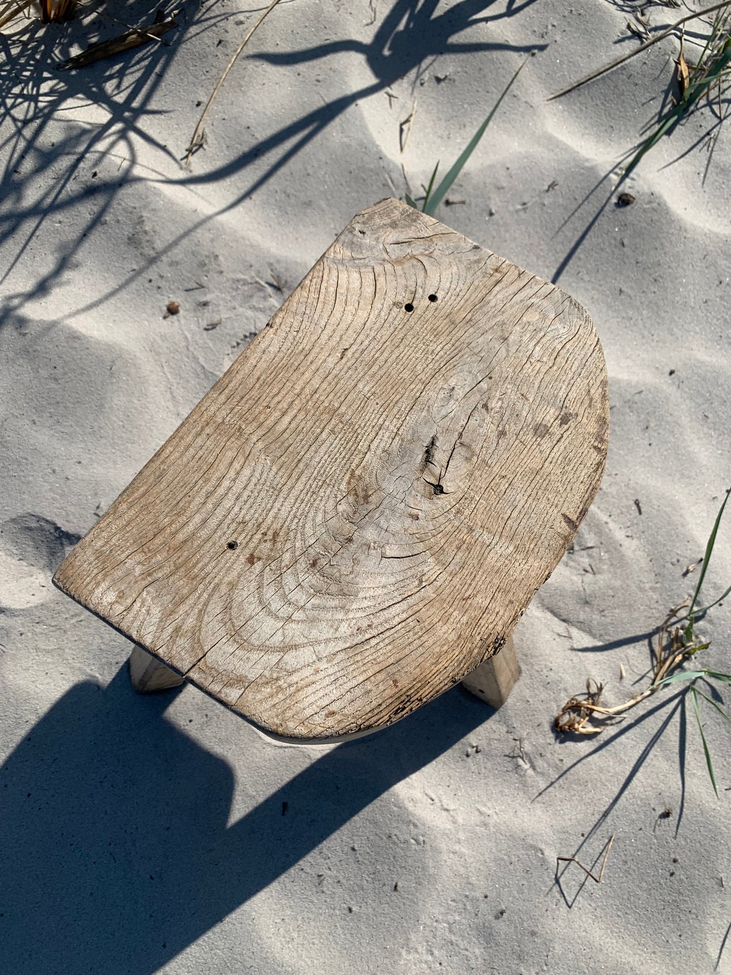 Gammel skammel i træ