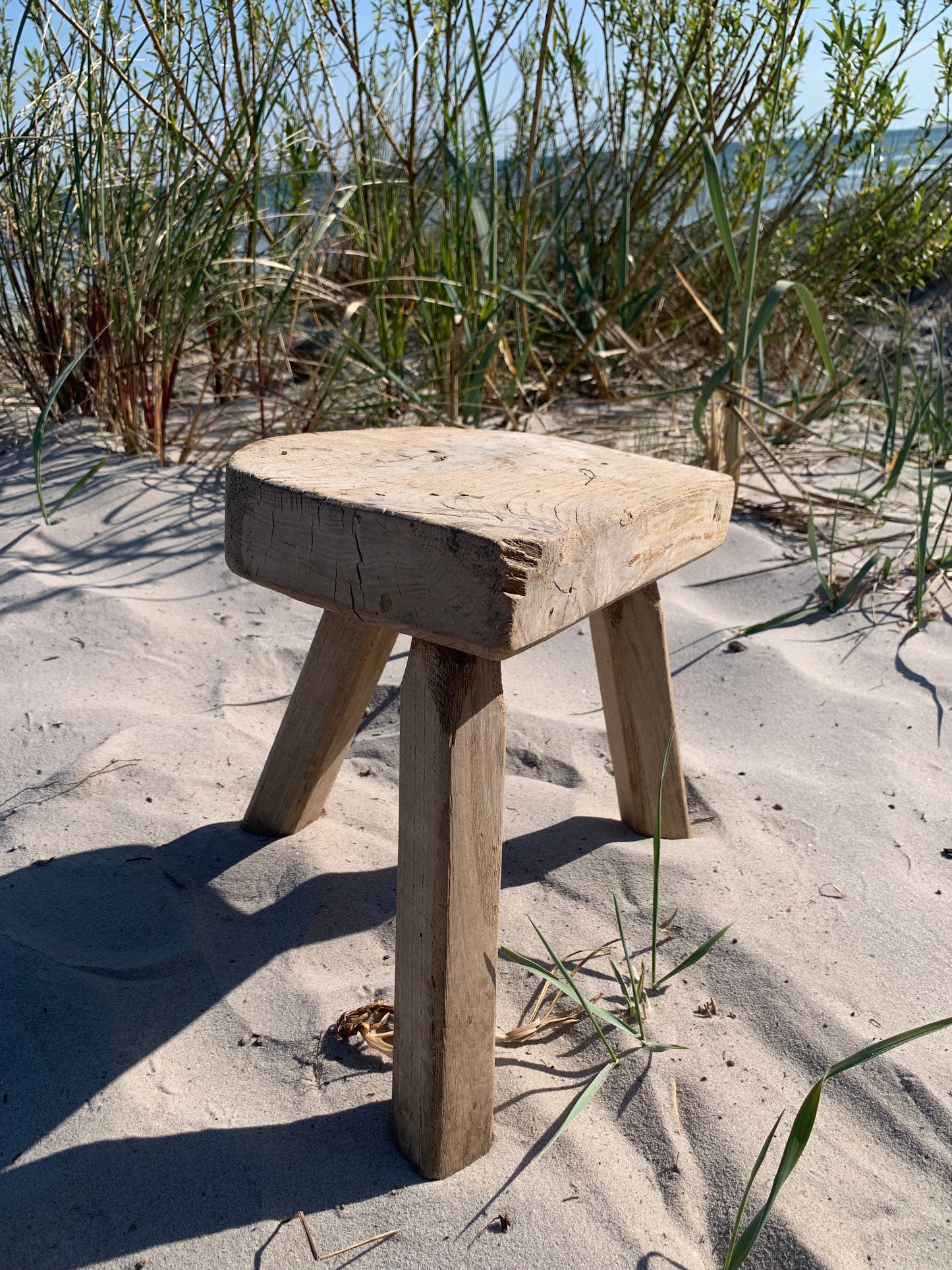 Gammel skammel i træ