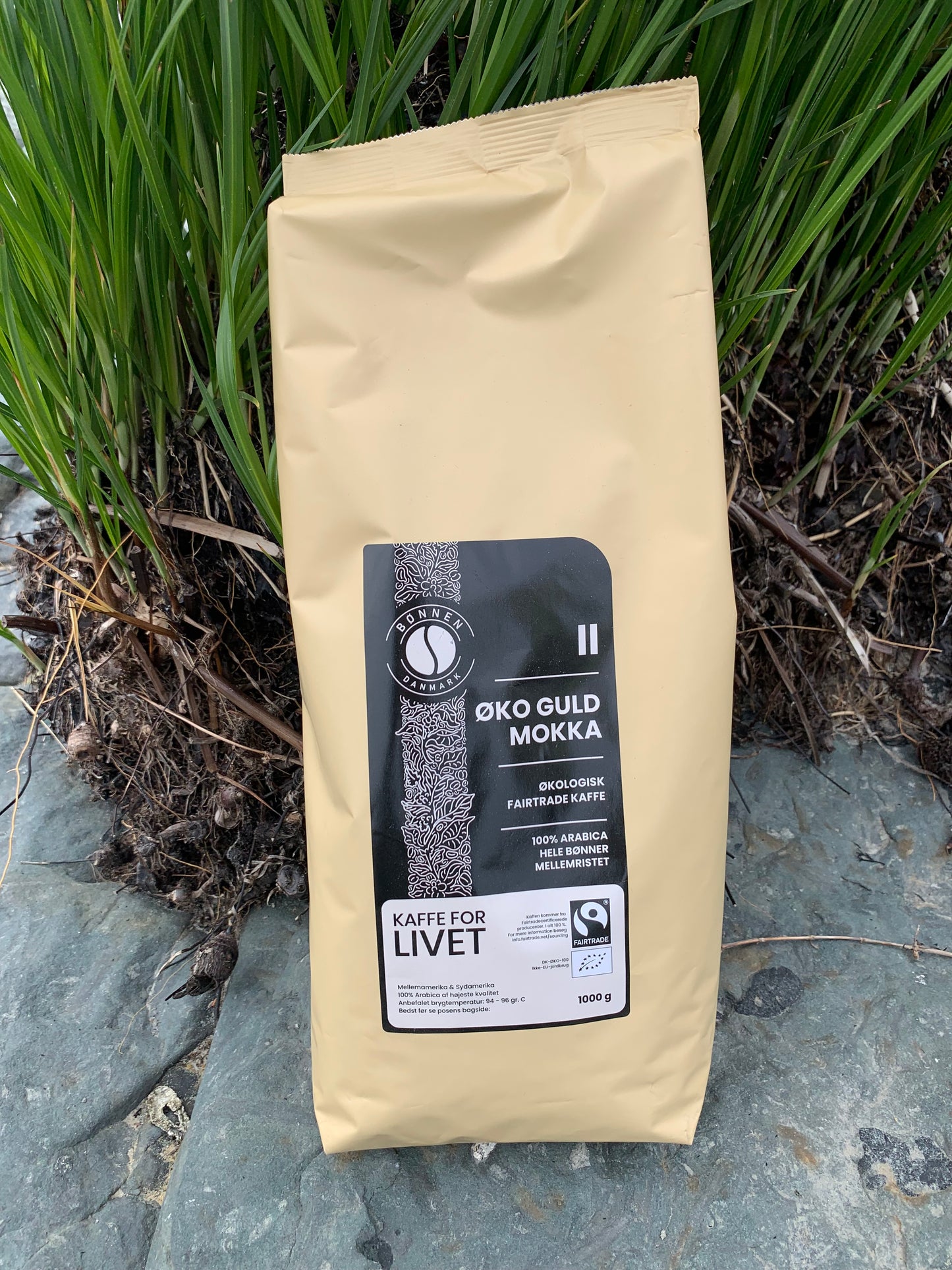 Hele kaffebønner - håndplukkede og økologiske 1 kg.