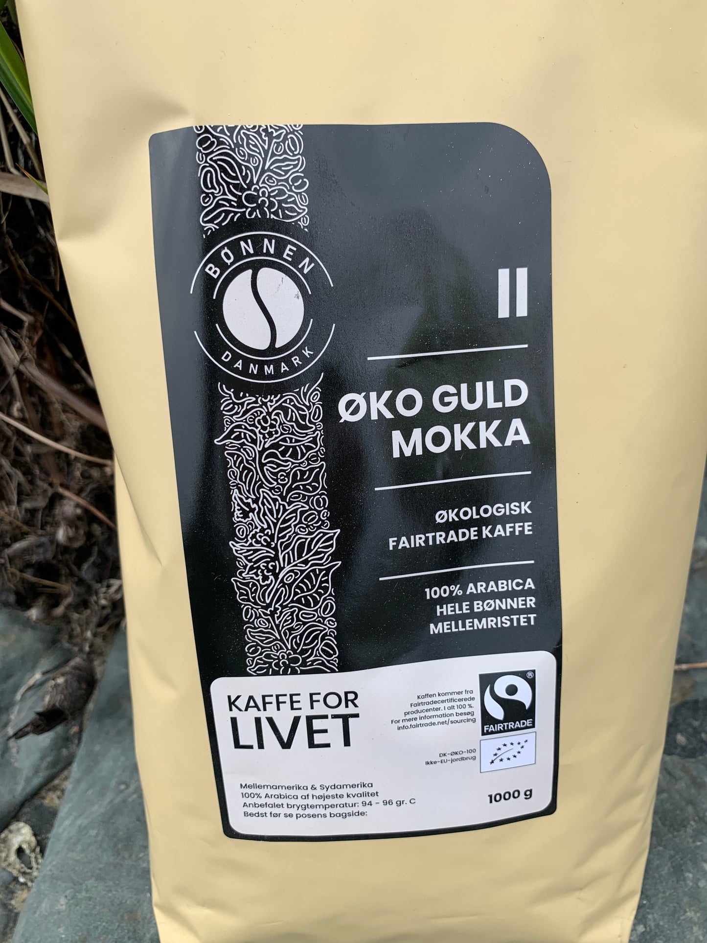 Hele kaffebønner - håndplukkede og økologiske 1 kg.