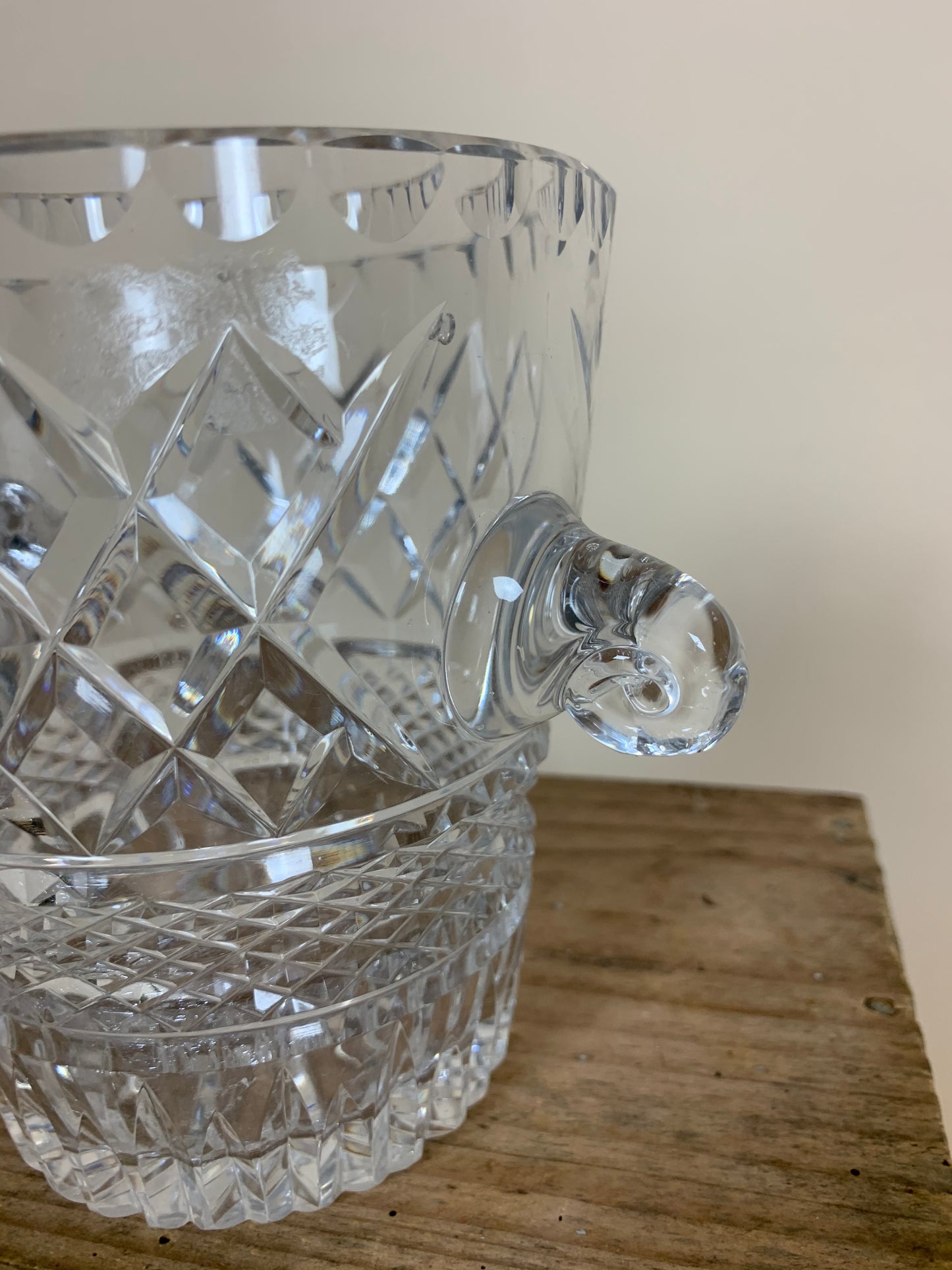 Isspand i glas med ører