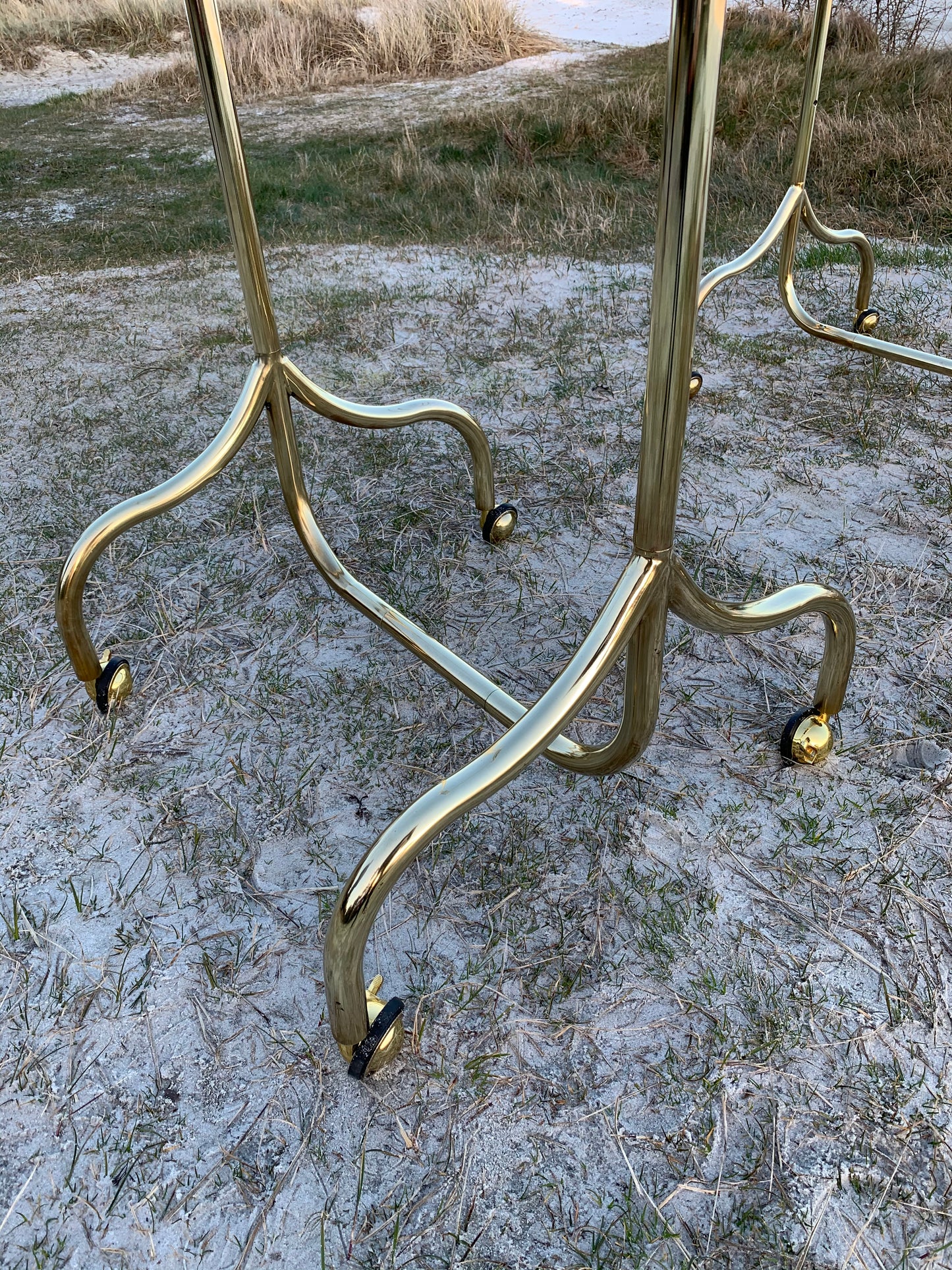 Stort messing garderobestativ med hjul (Prisen er for det store stativ på billederne)