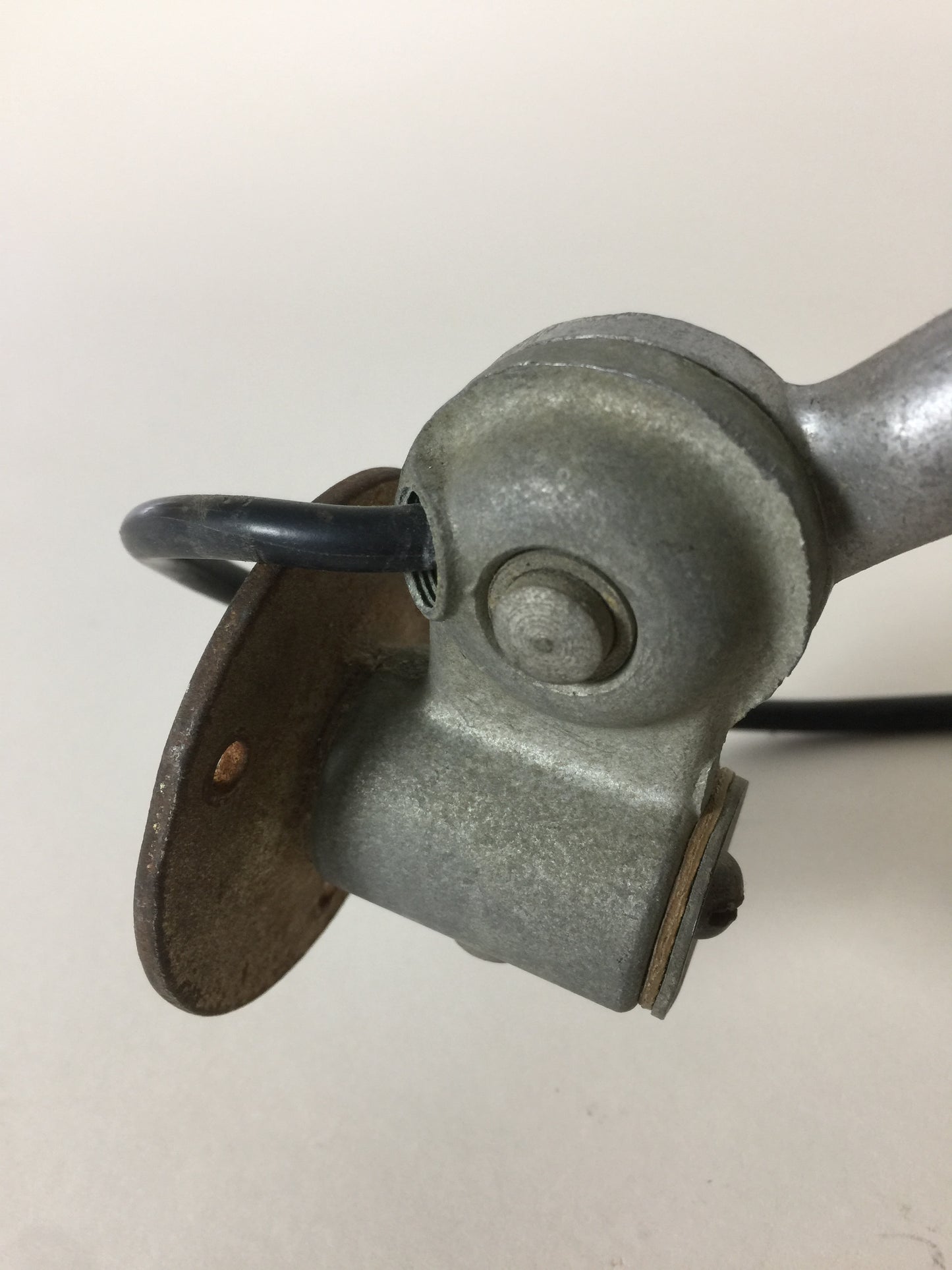 Sjælden og meget smuk industriel væglampe