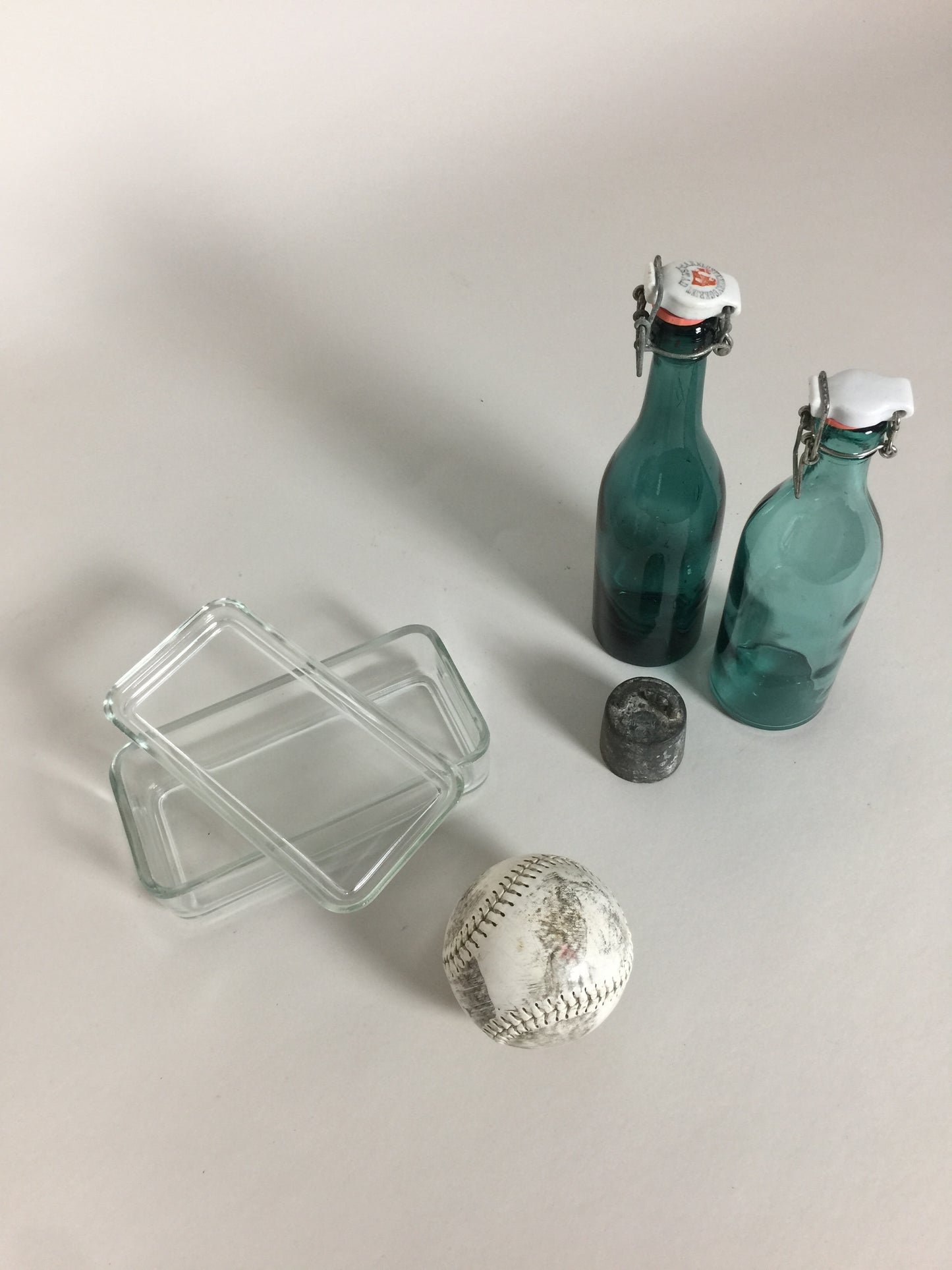 Fint gammelt opbevaringsglas med låg