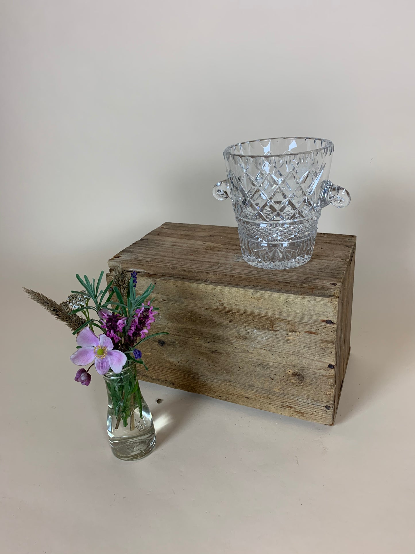 Isspand i glas med ører