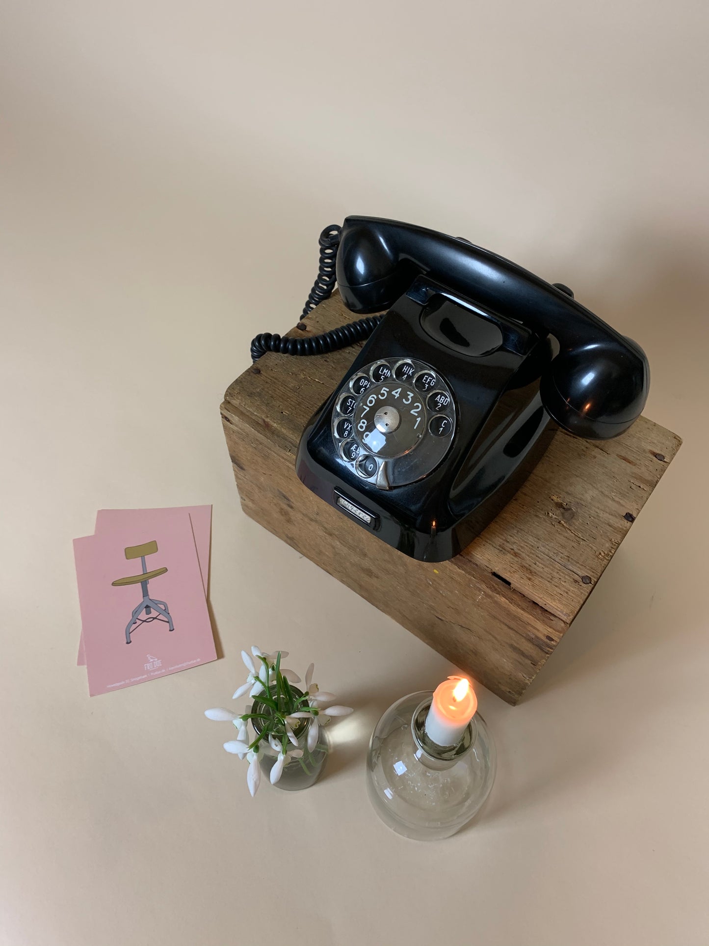 Sort bakelit telefon