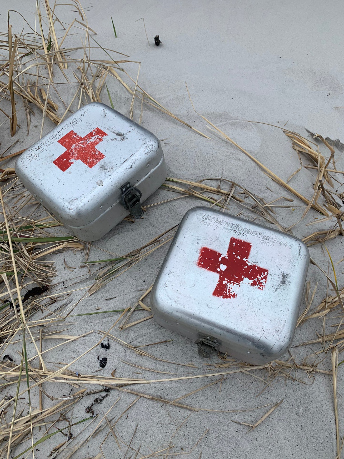Røde kors kasse - Prisen er pr. stk.