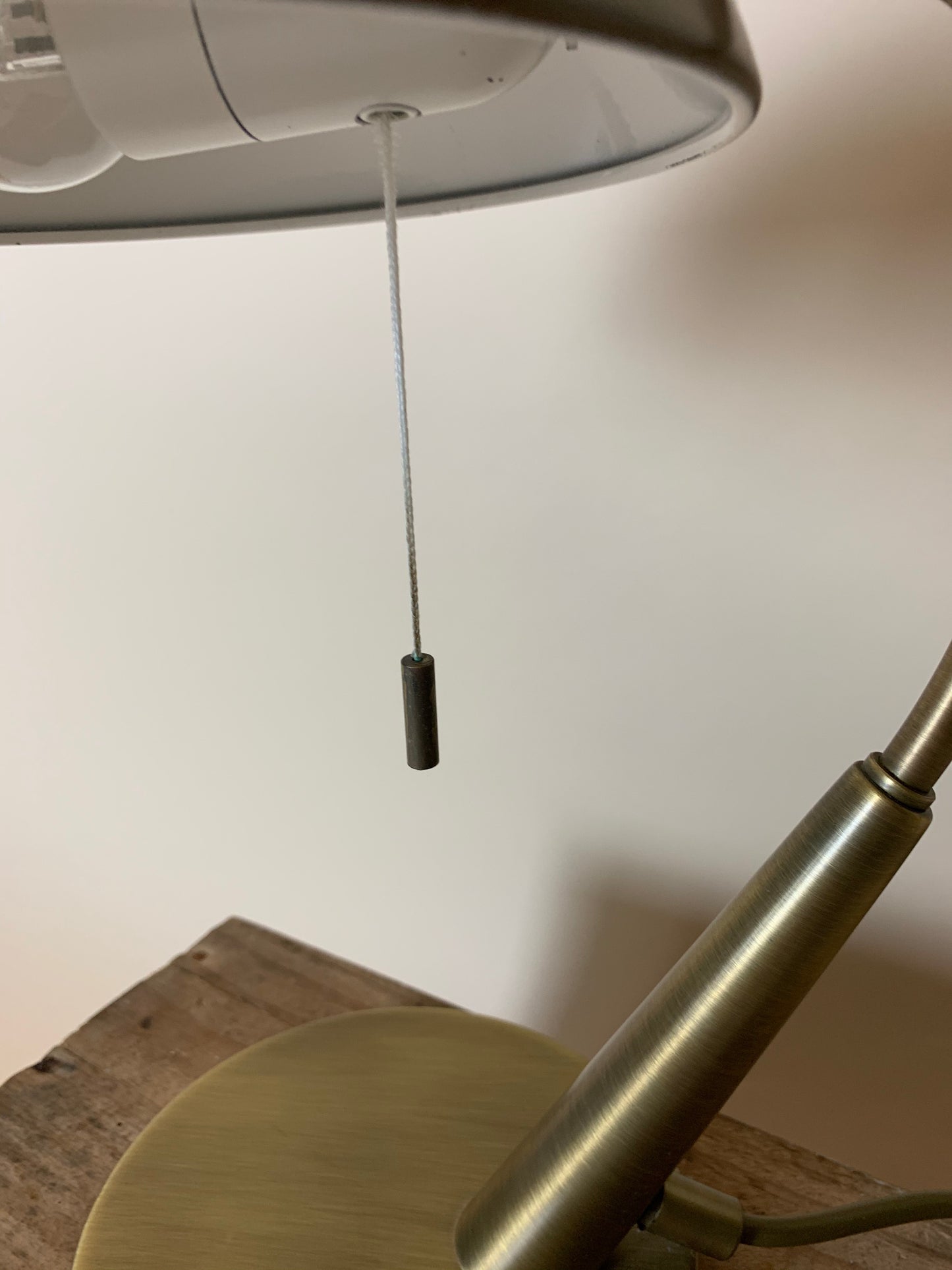 Hillebrand messinglampe med træksnor
