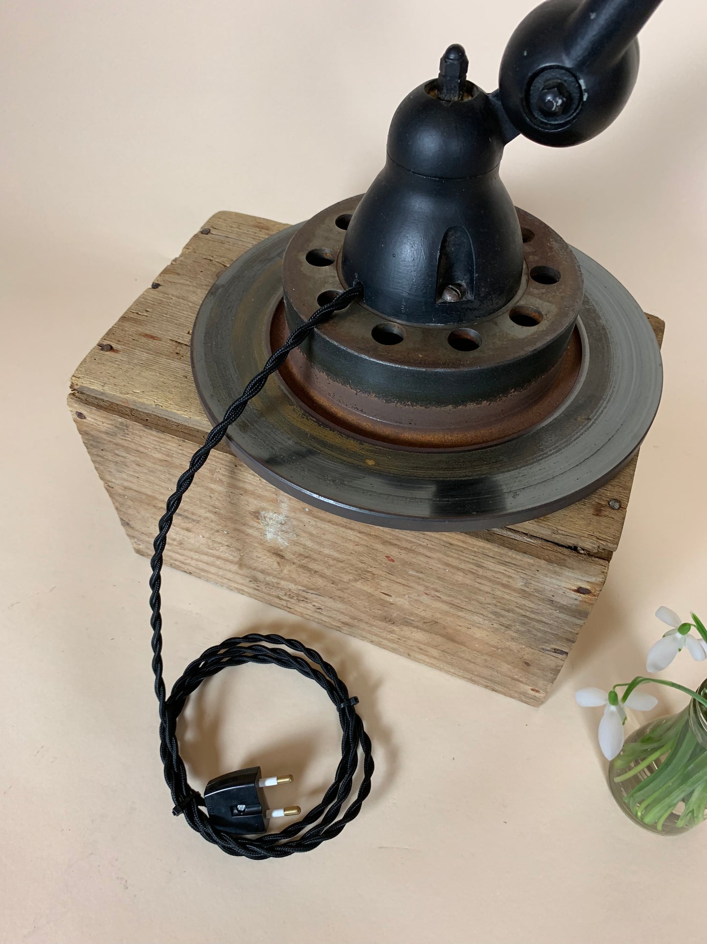 Sort Jieldé væg eller bordlampe med tænd/sluk kontakt