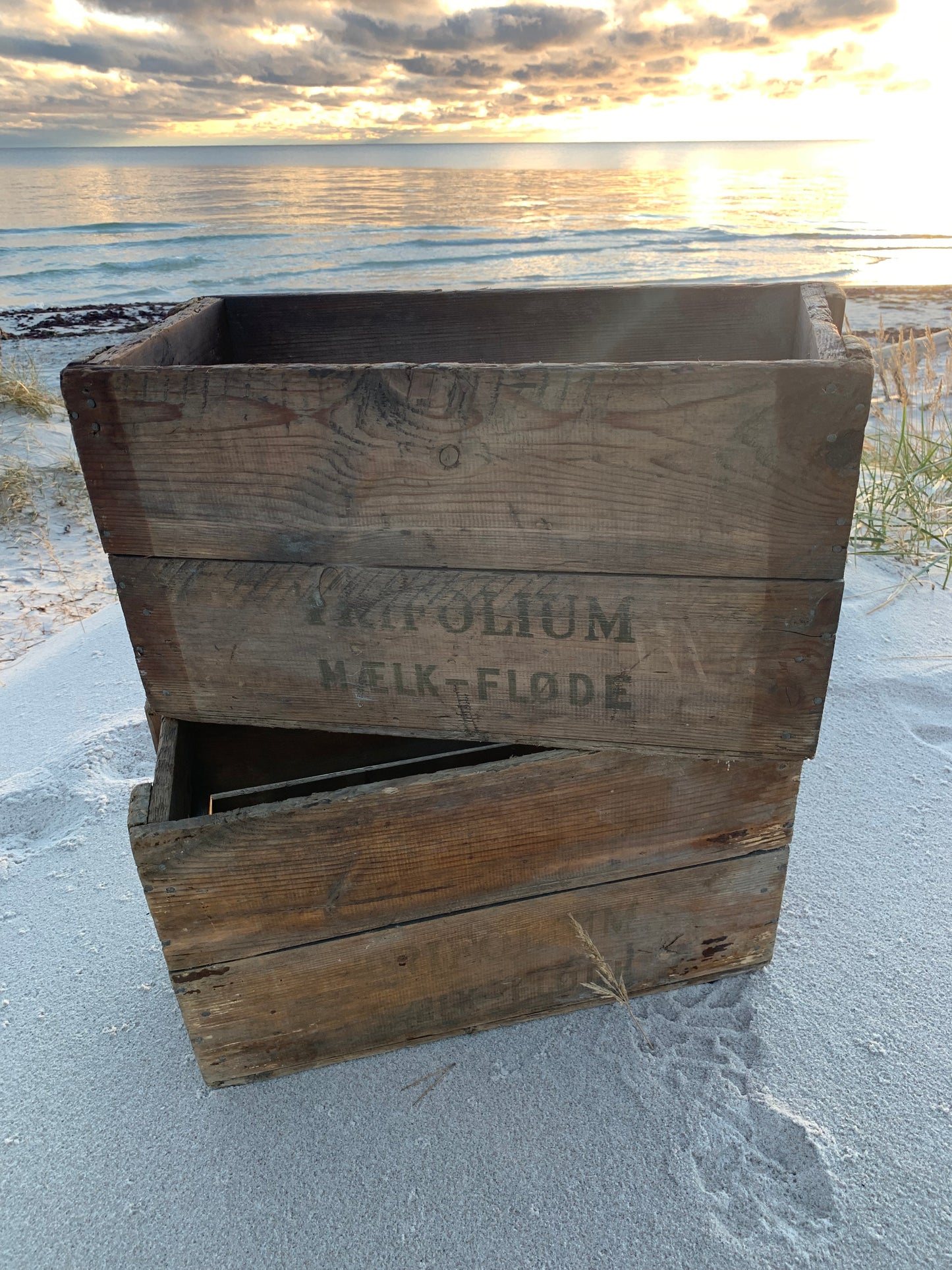 Mælkekasse med rum og zinkbund