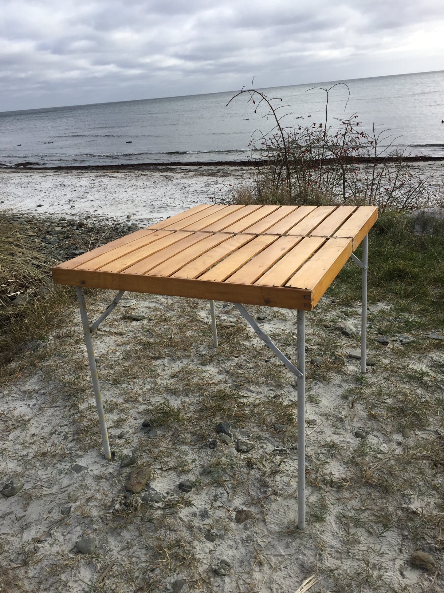 Fint klapbord i træ og metal