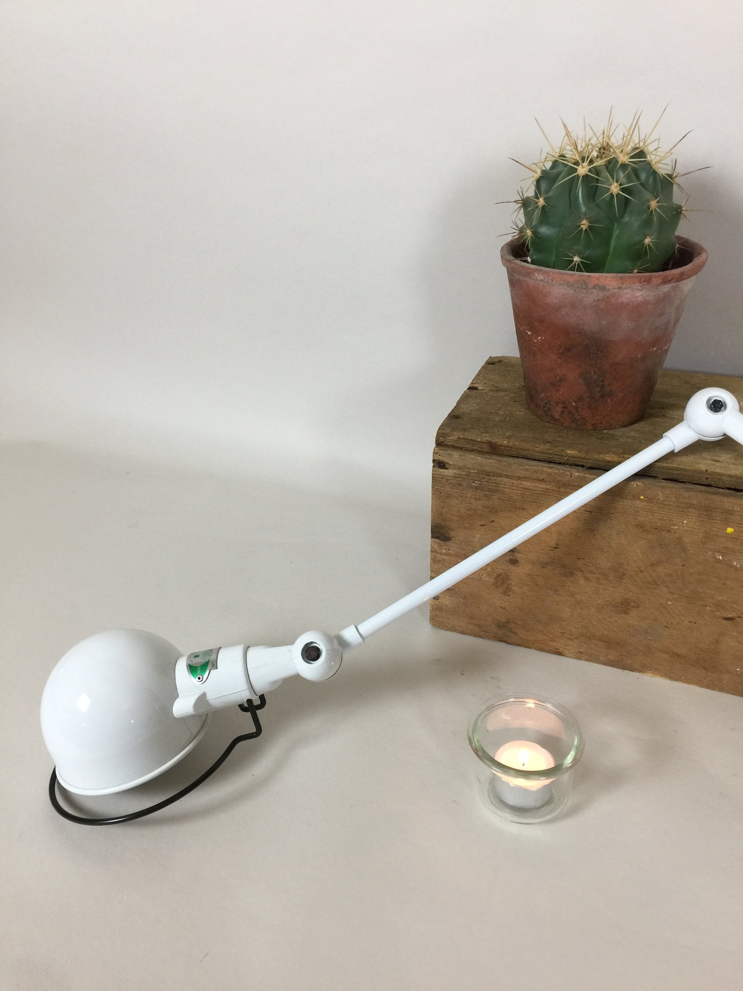 Fin lille Jieldé lampe i hvid med afbryder