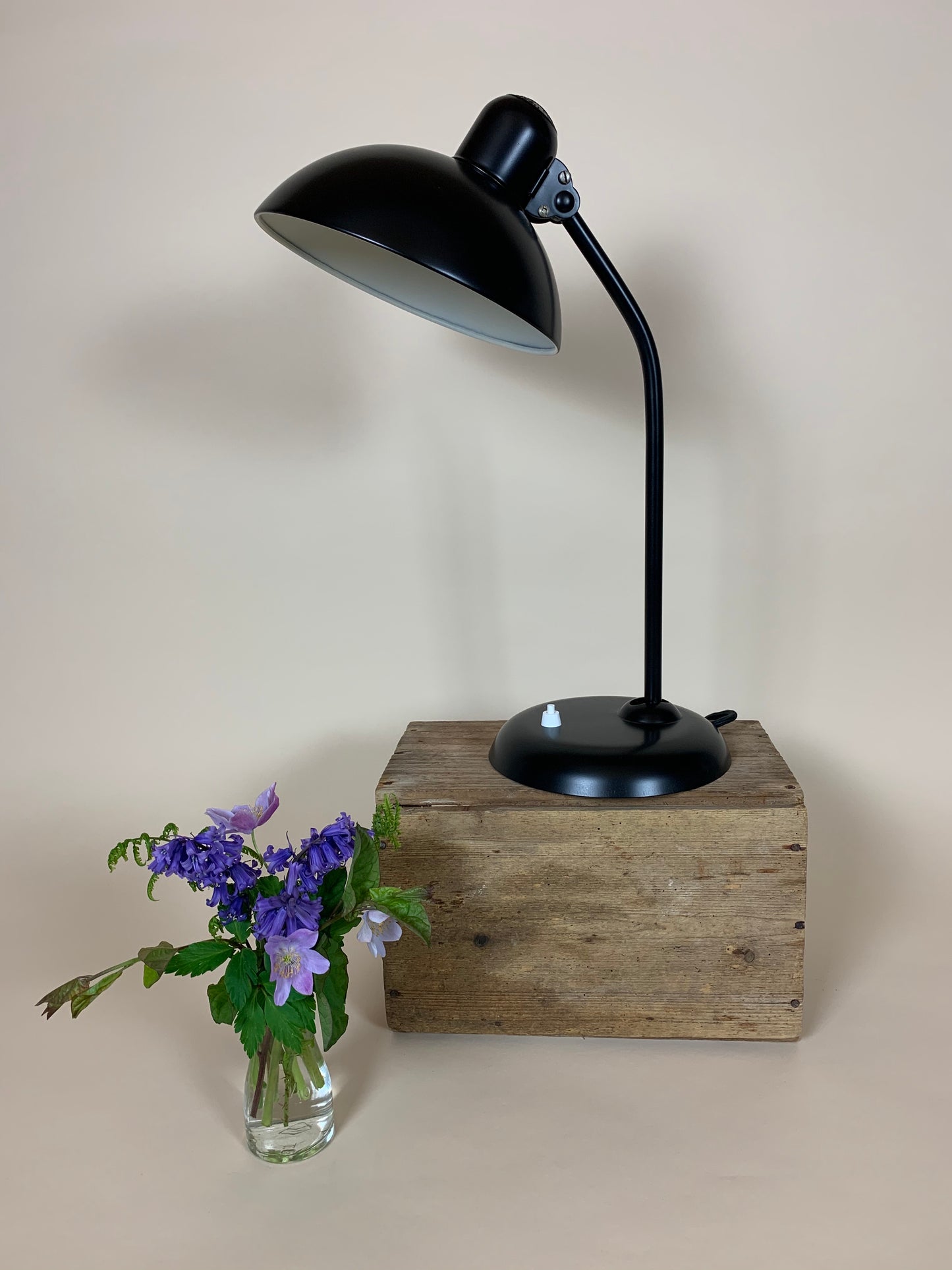 Kaiser Idell 6556 - Sort