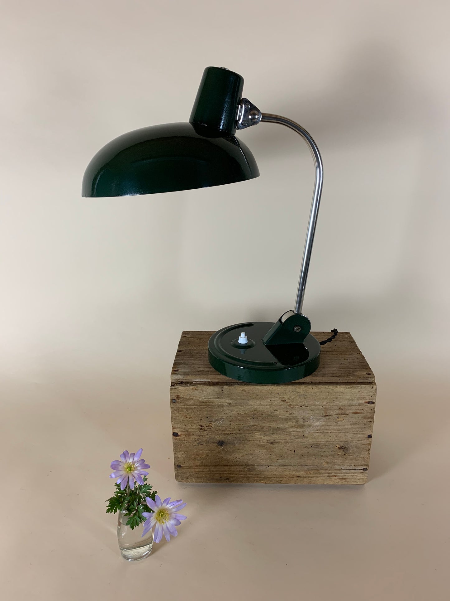 Bordlampe designet af Christian Dell for Koranda