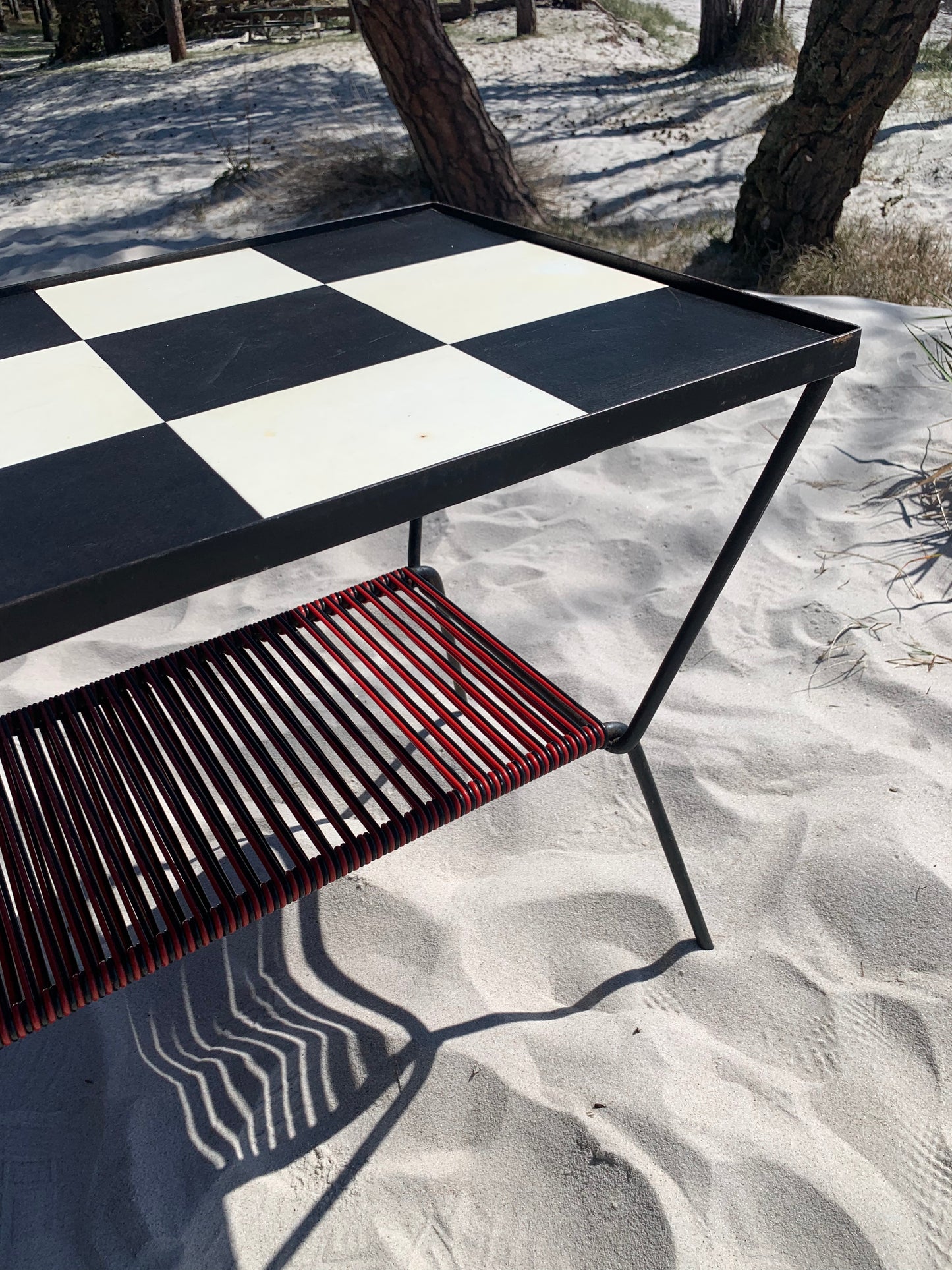 Bord med linoleums bordplade