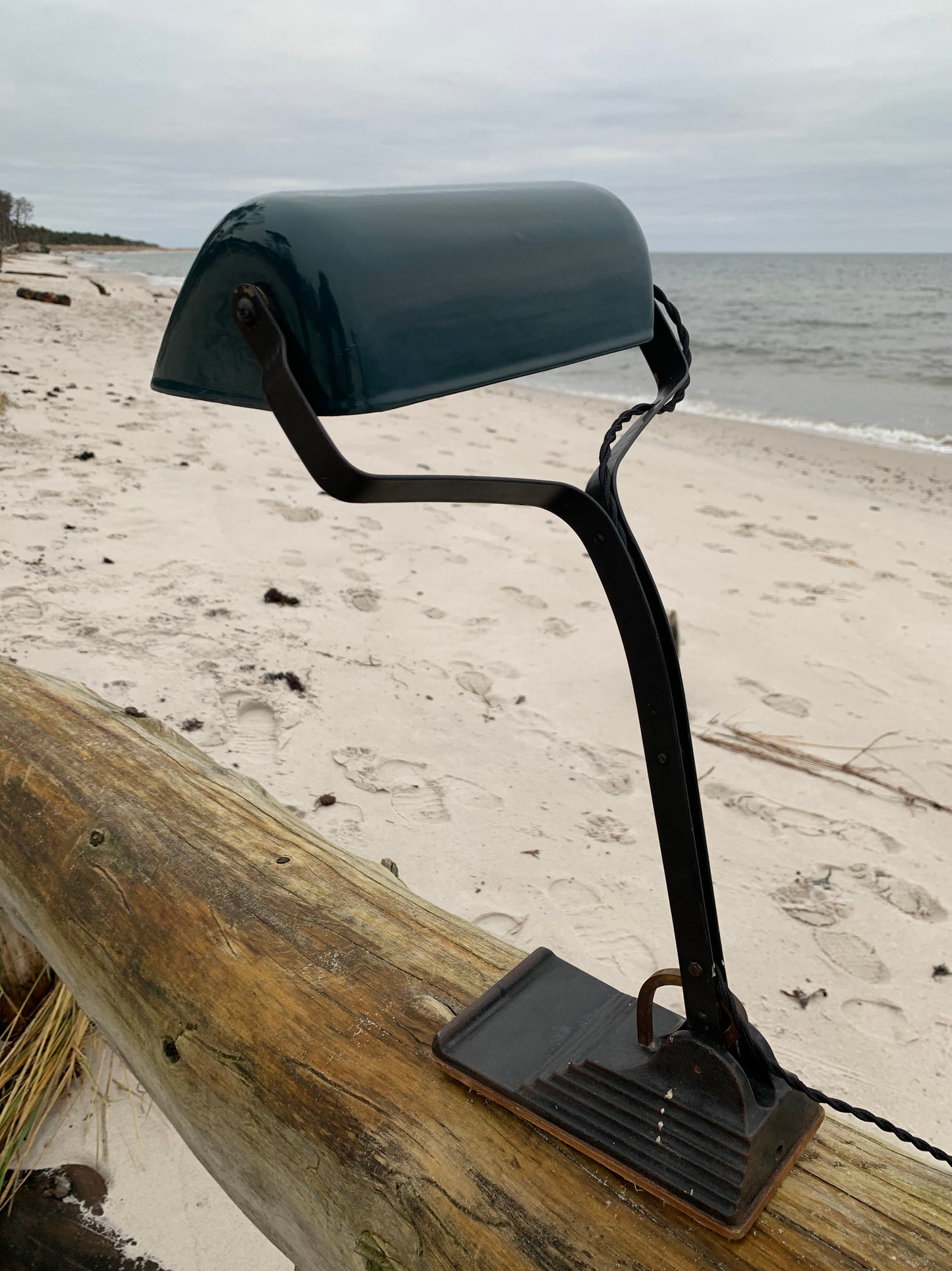 Notarlampe med emaljeskærm