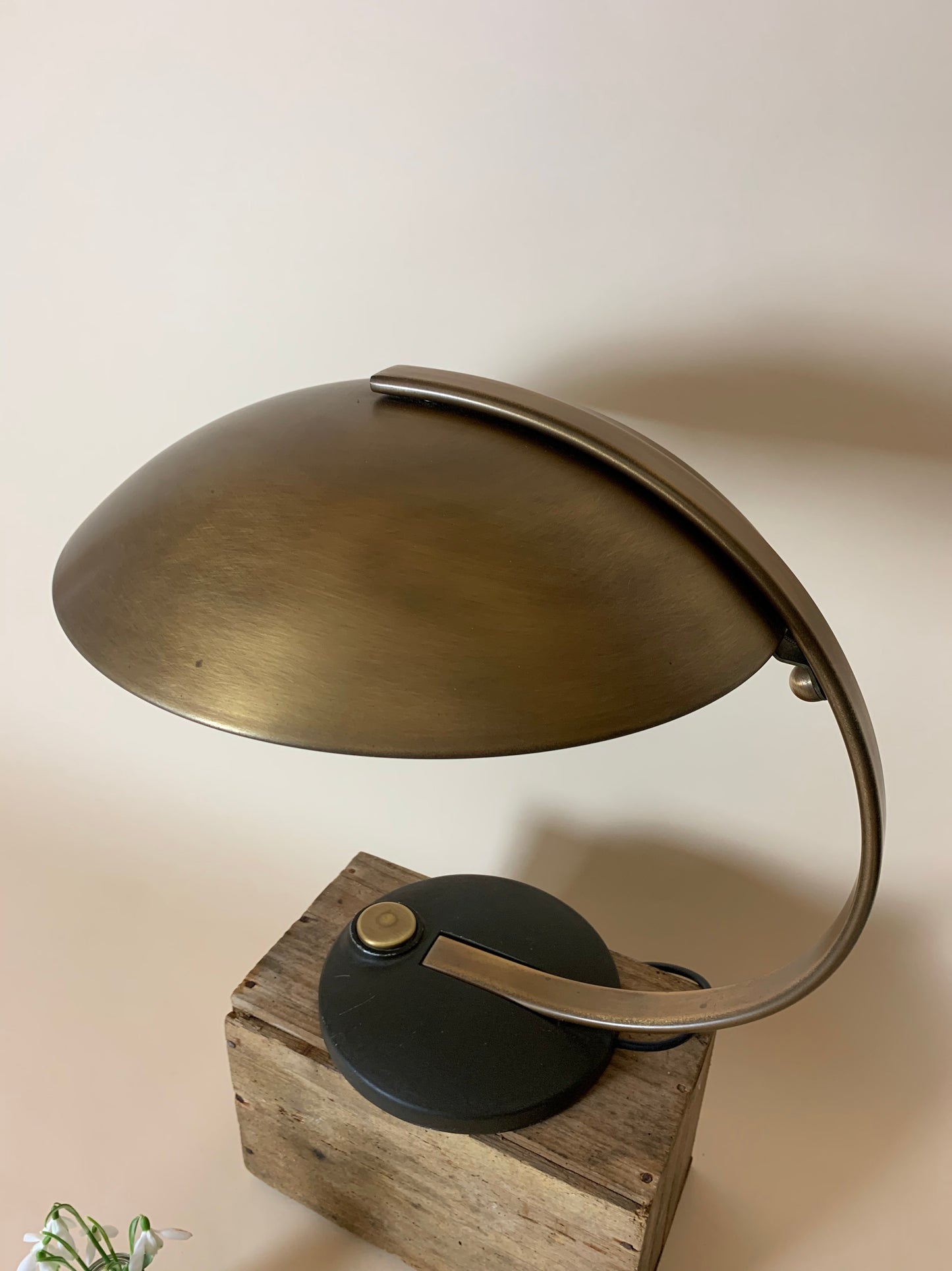 Egon Hillebrand messinglampe med sort fod