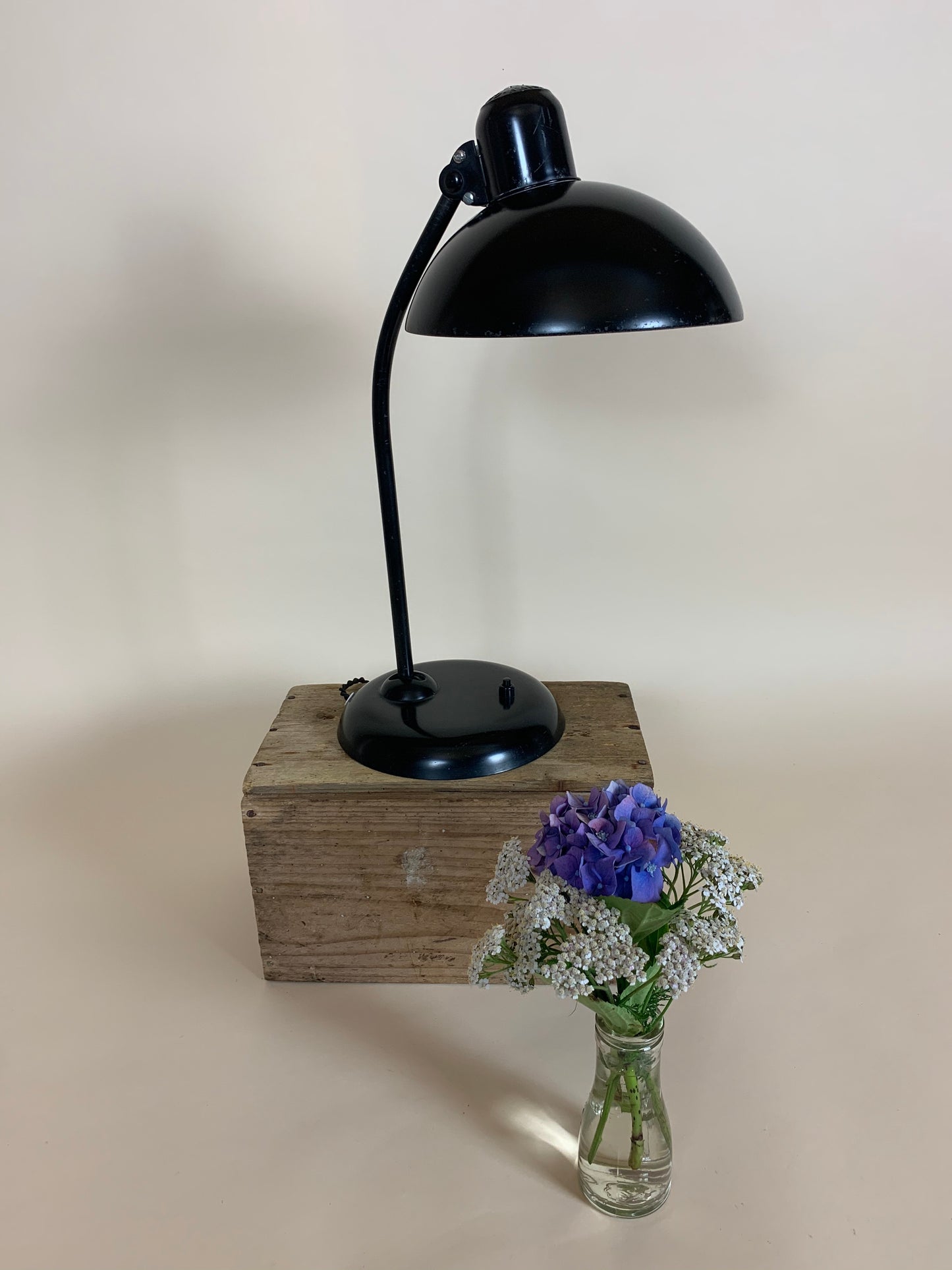Kaiser Idell 6556 - Sort