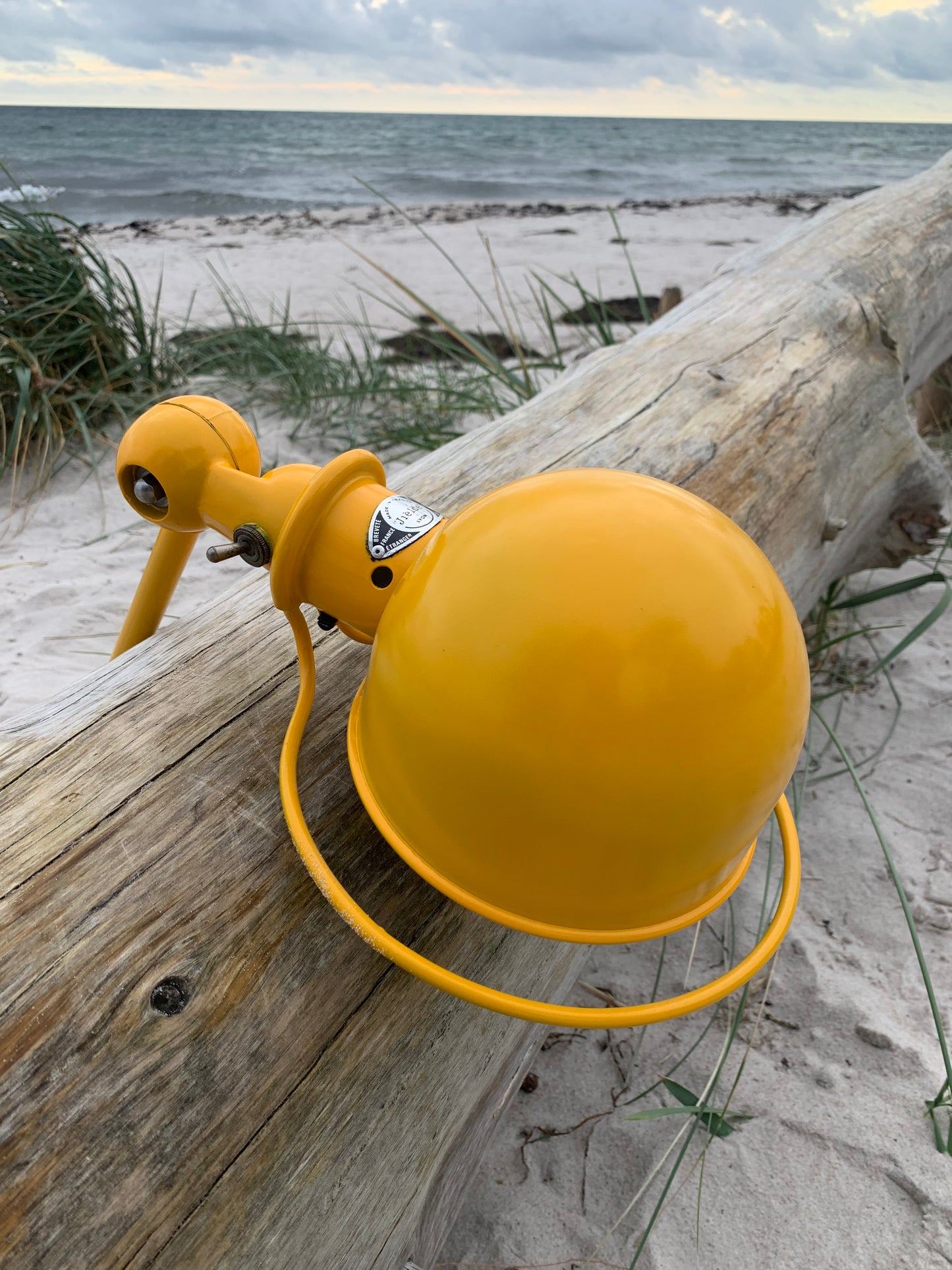 Gul Jieldé lampe med 1 arm og bordbeslag