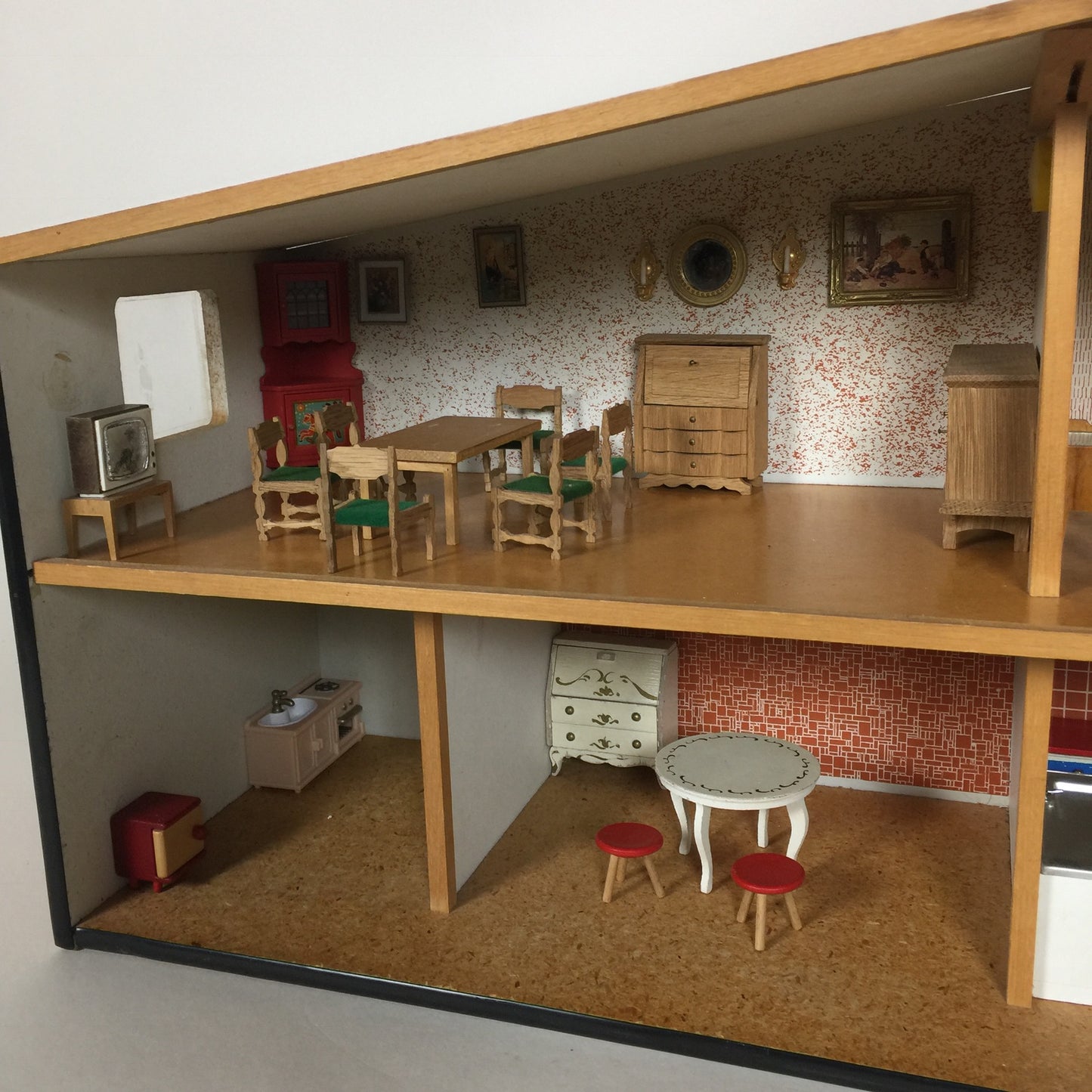 Dukkehus fra Lundby med møbler