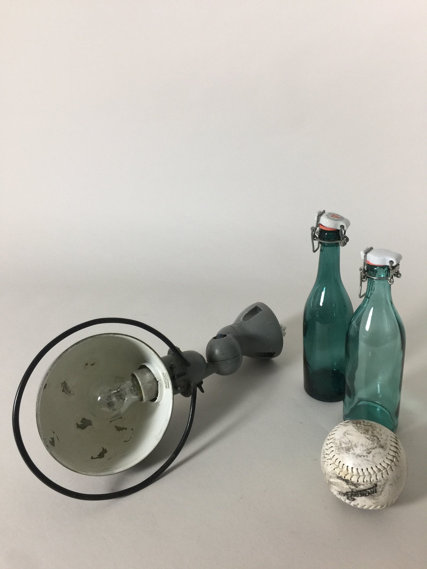 Jieldé lampe i grå med tænd/sluk kontakt