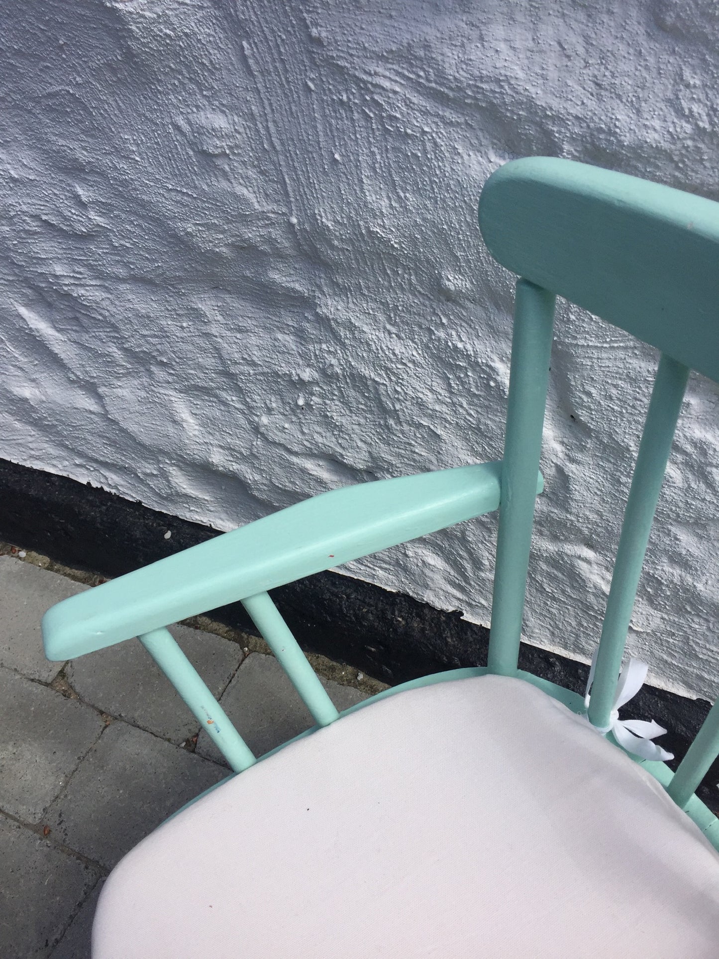 Skøn tremmestol til børn