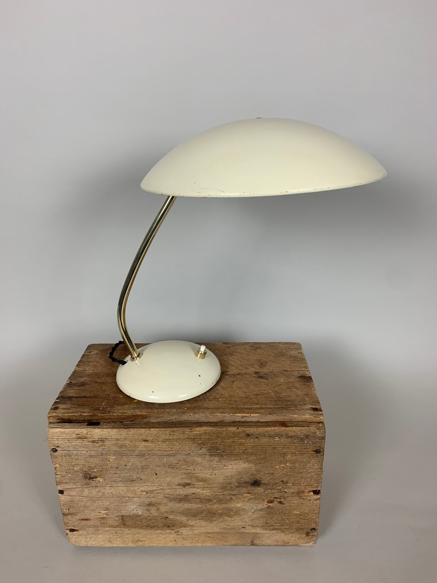 Kaiser Idell 6781 - Creme hvid