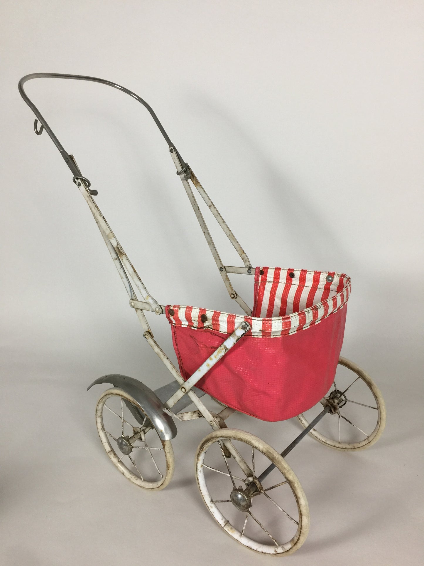 Skøn gammel original Emmaljunga til dukker